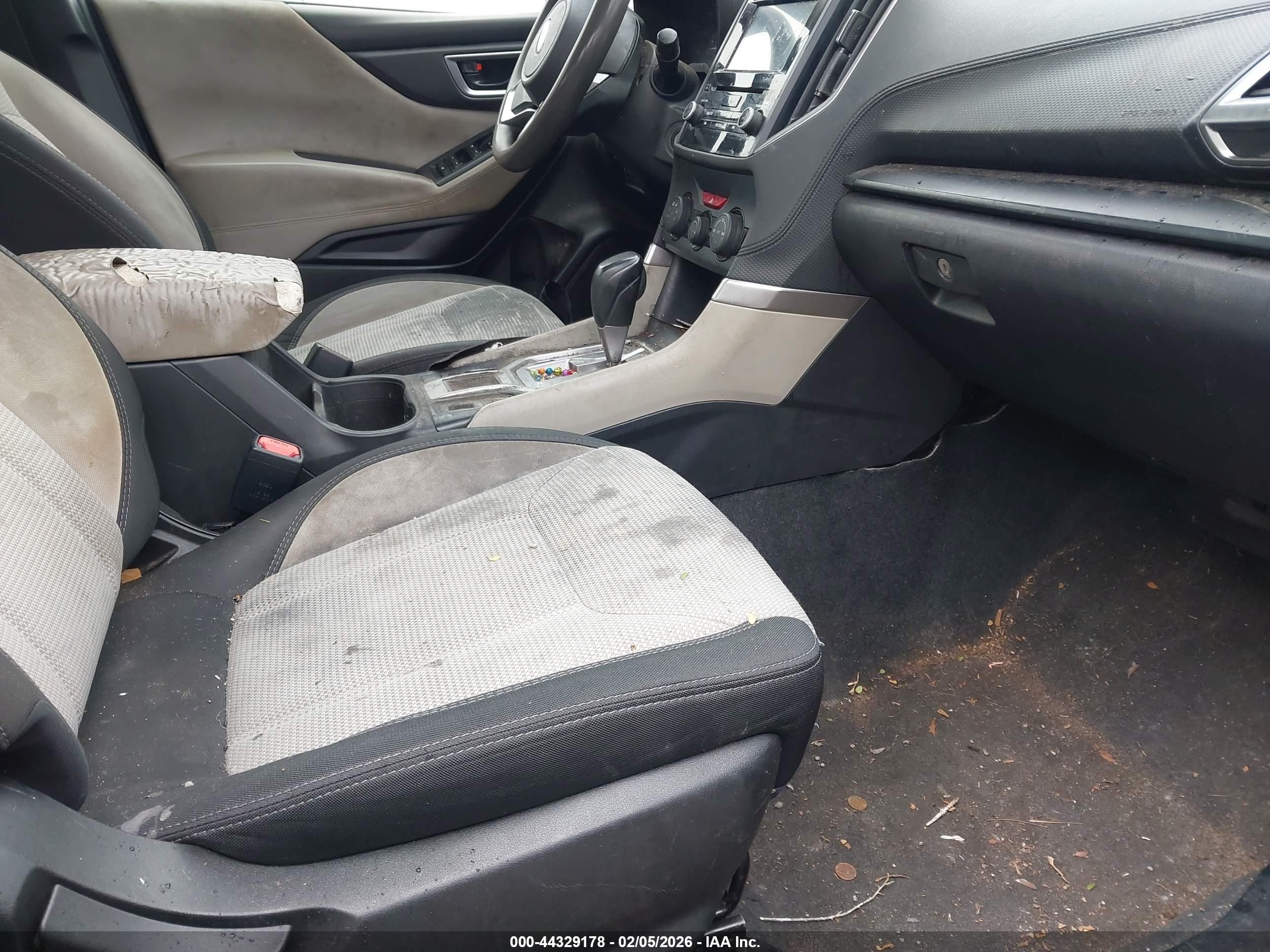 SUBARU FORESTER image 5