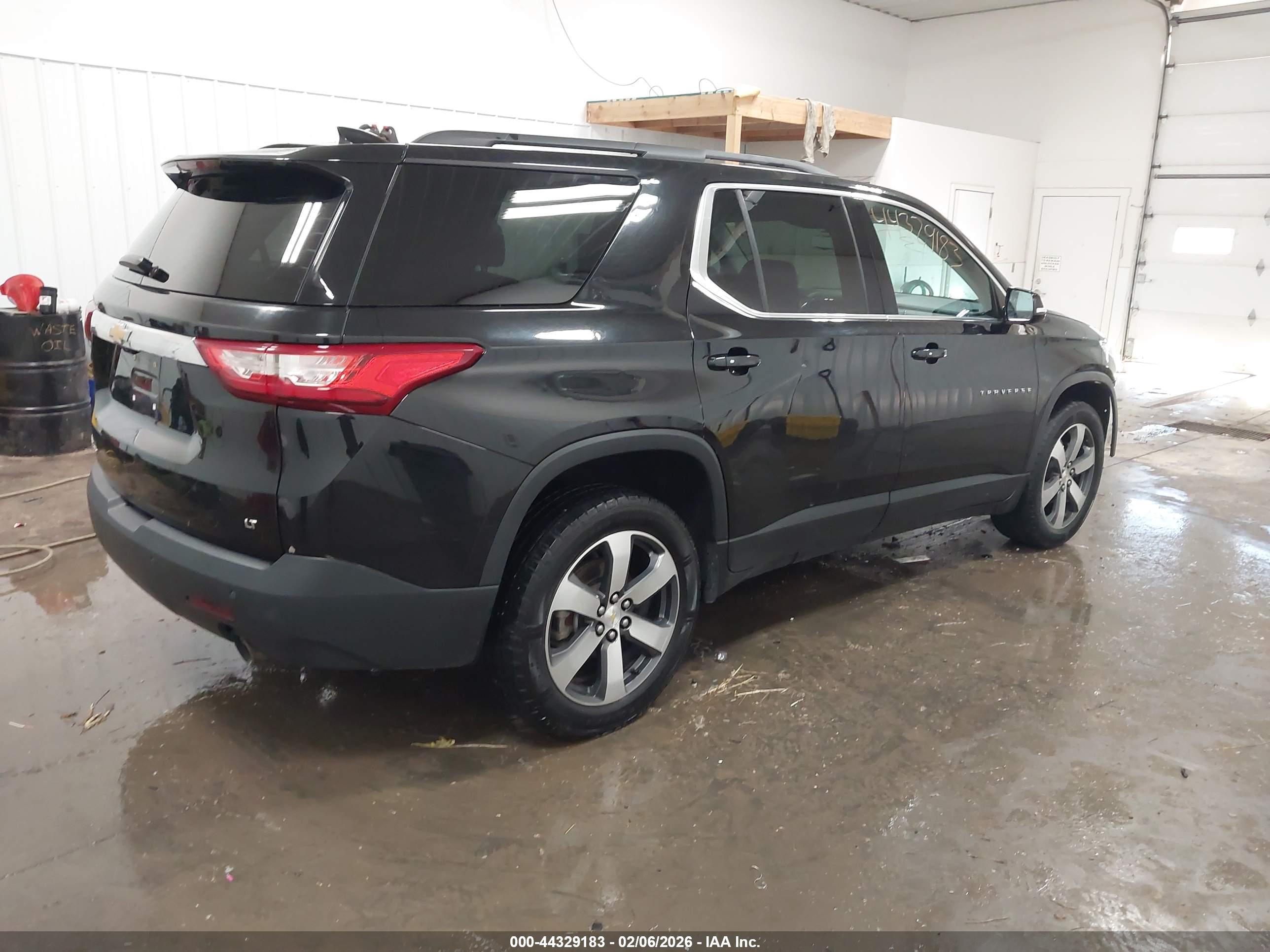 CHEVROLET TRAVERSE image 4