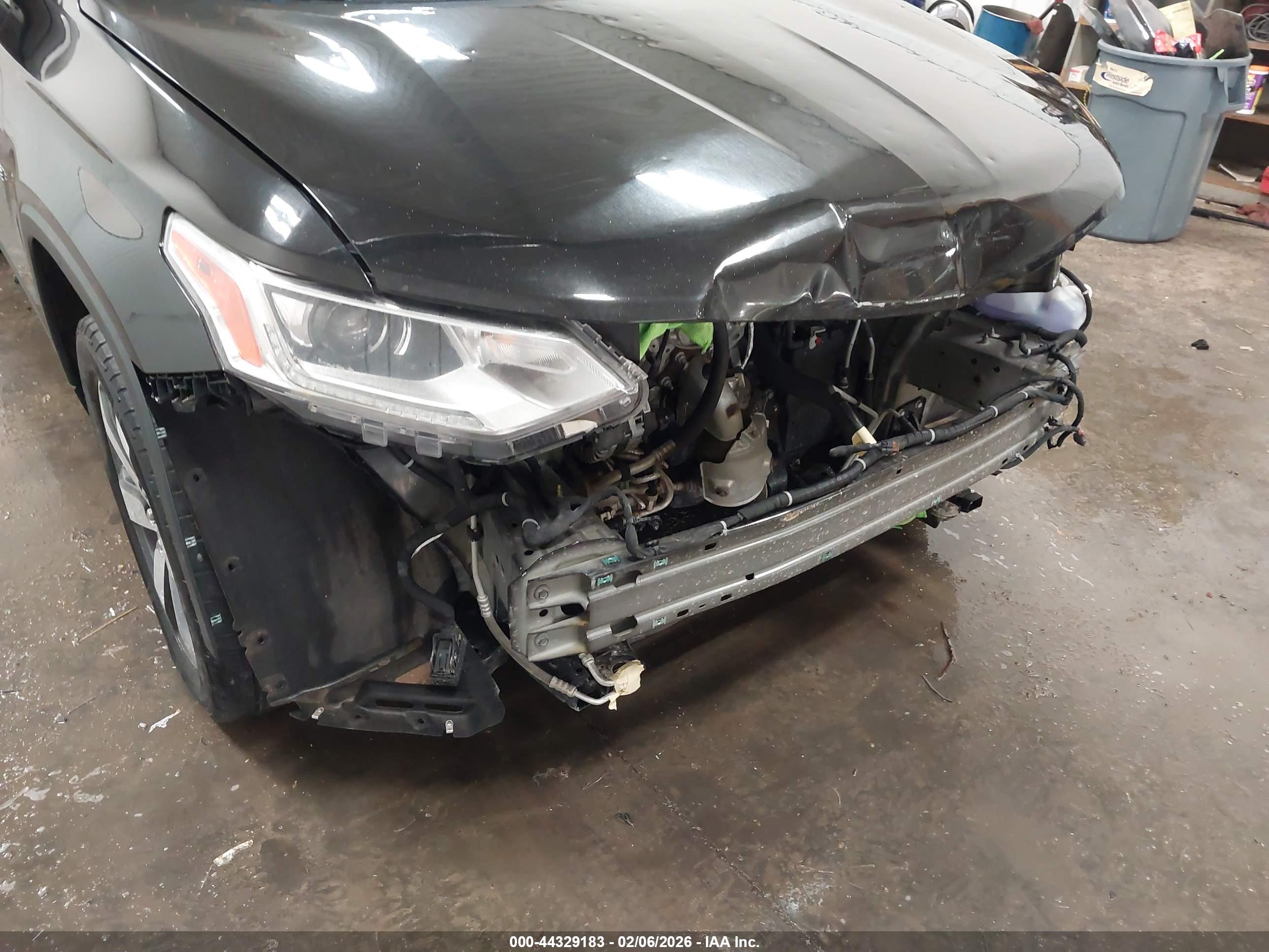 CHEVROLET TRAVERSE image 6