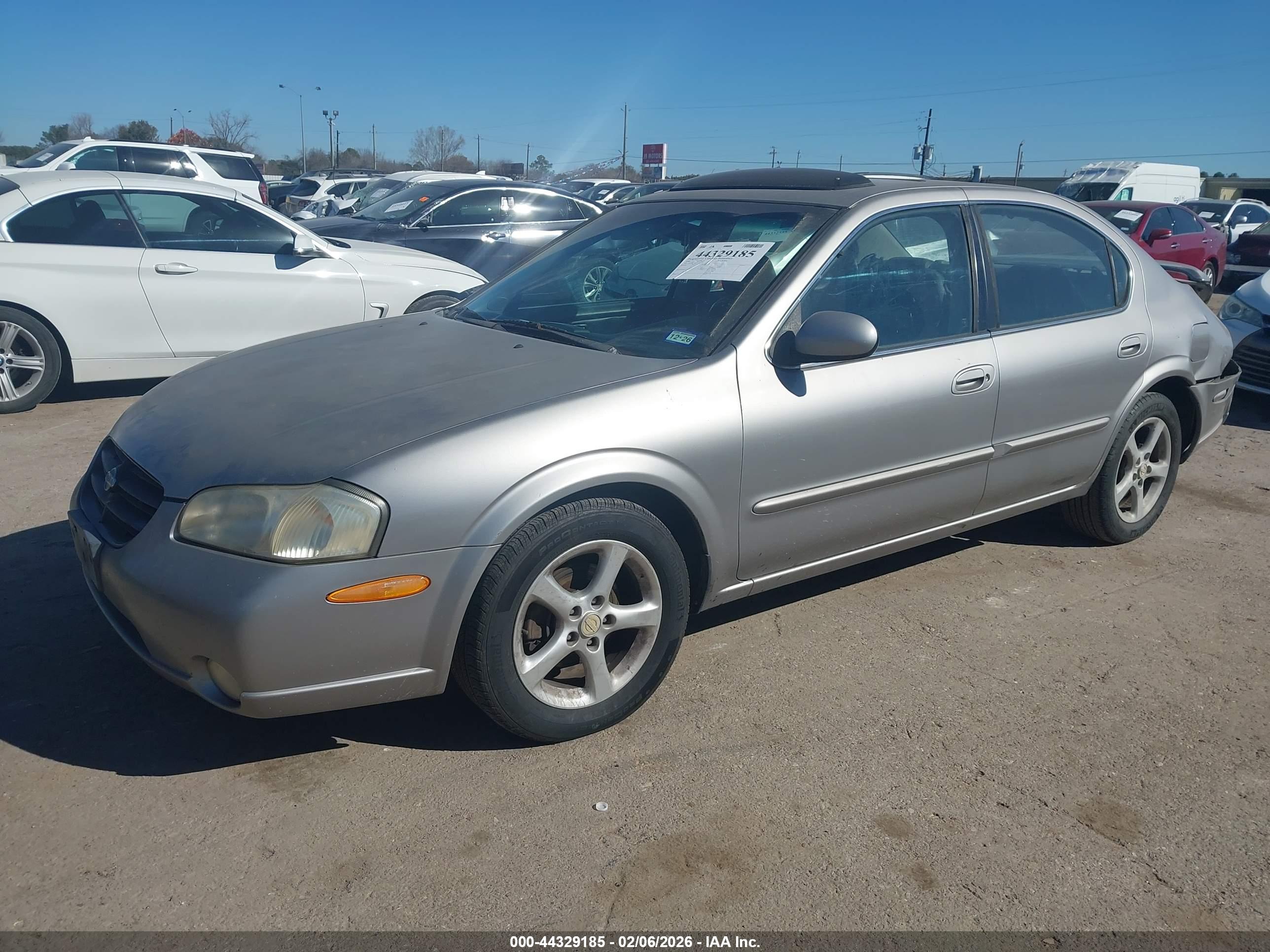 NISSAN MAXIMA image 2