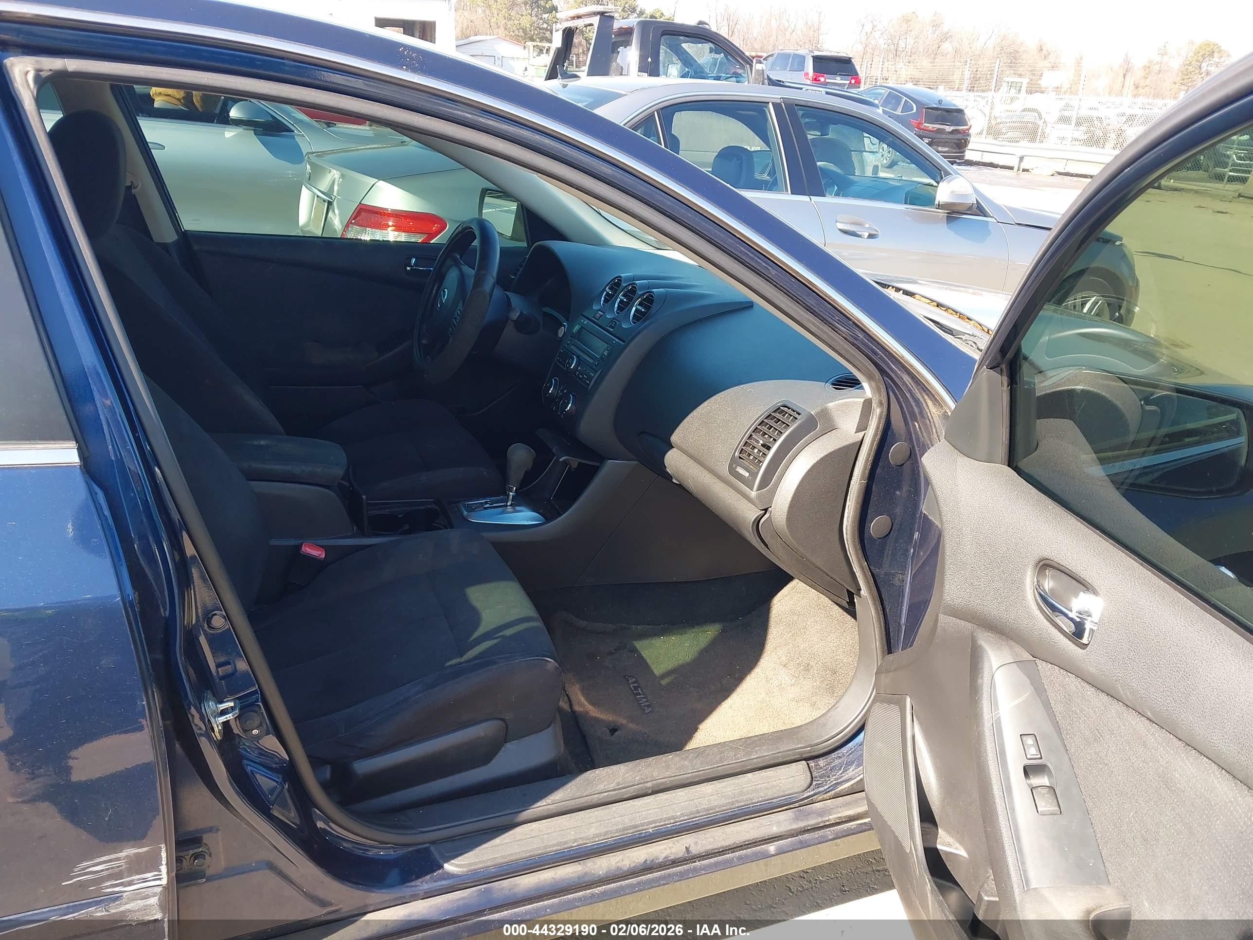 NISSAN ALTIMA image 5