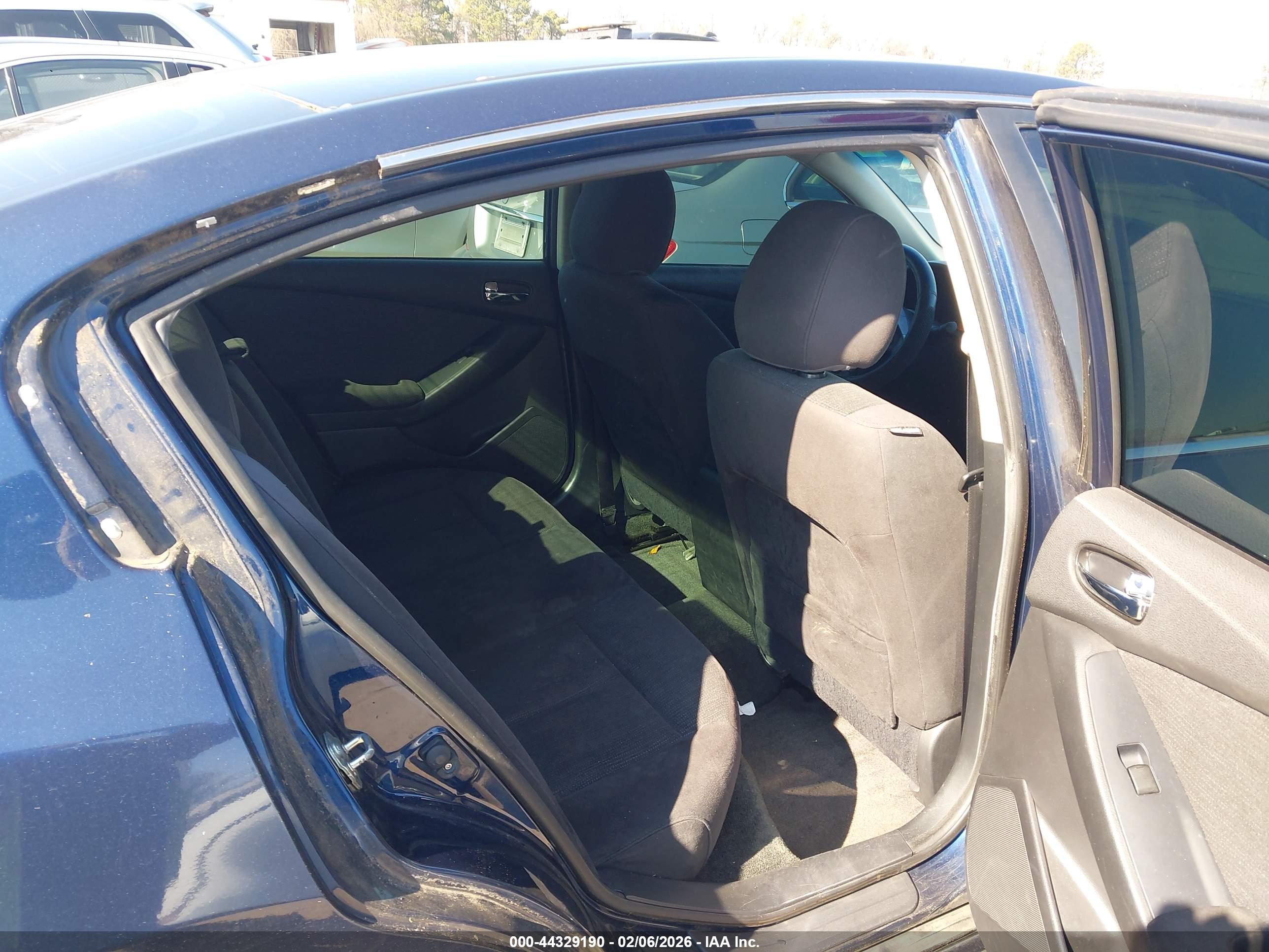 NISSAN ALTIMA image 8