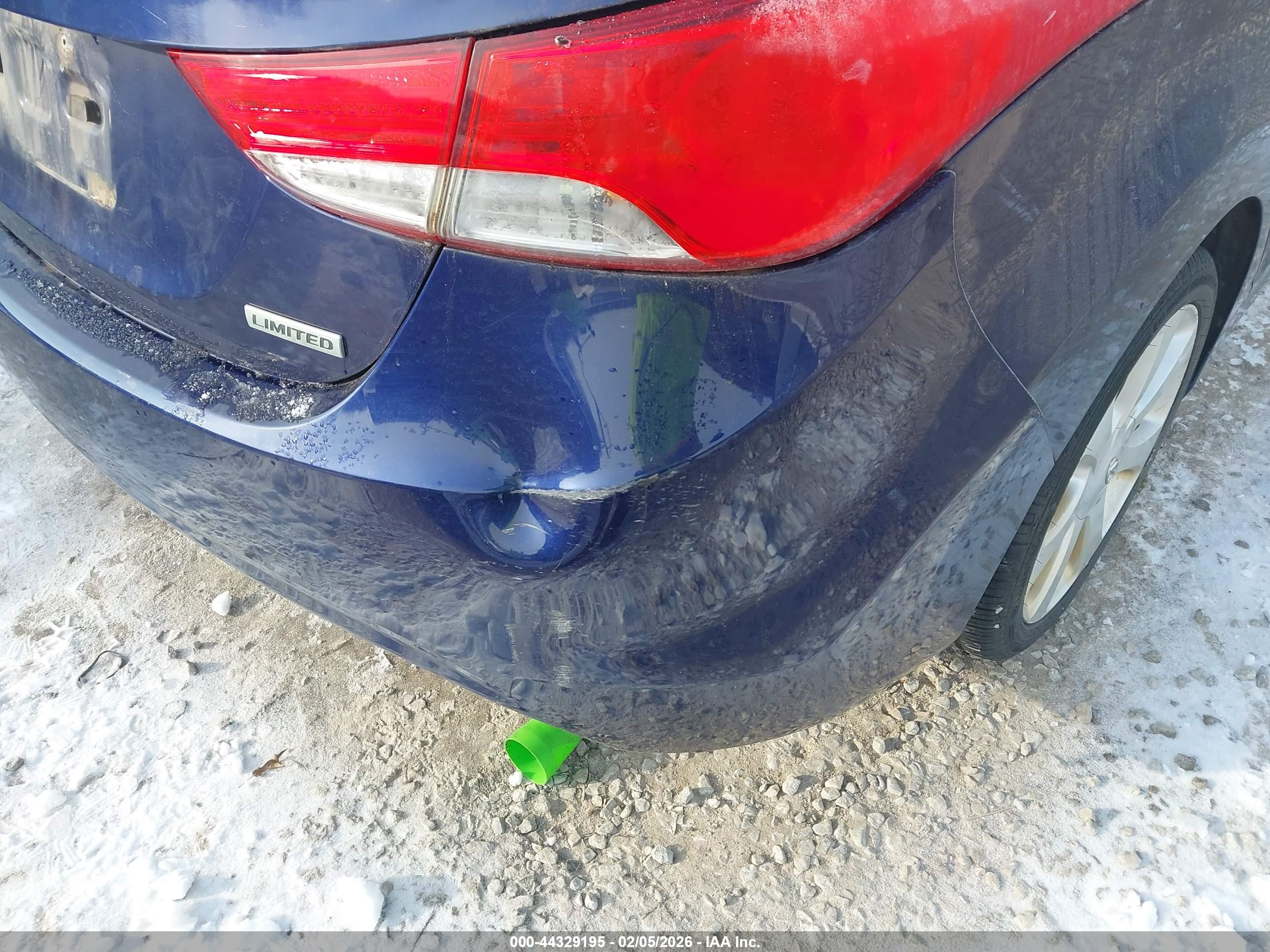 HYUNDAI ELANTRA image 6