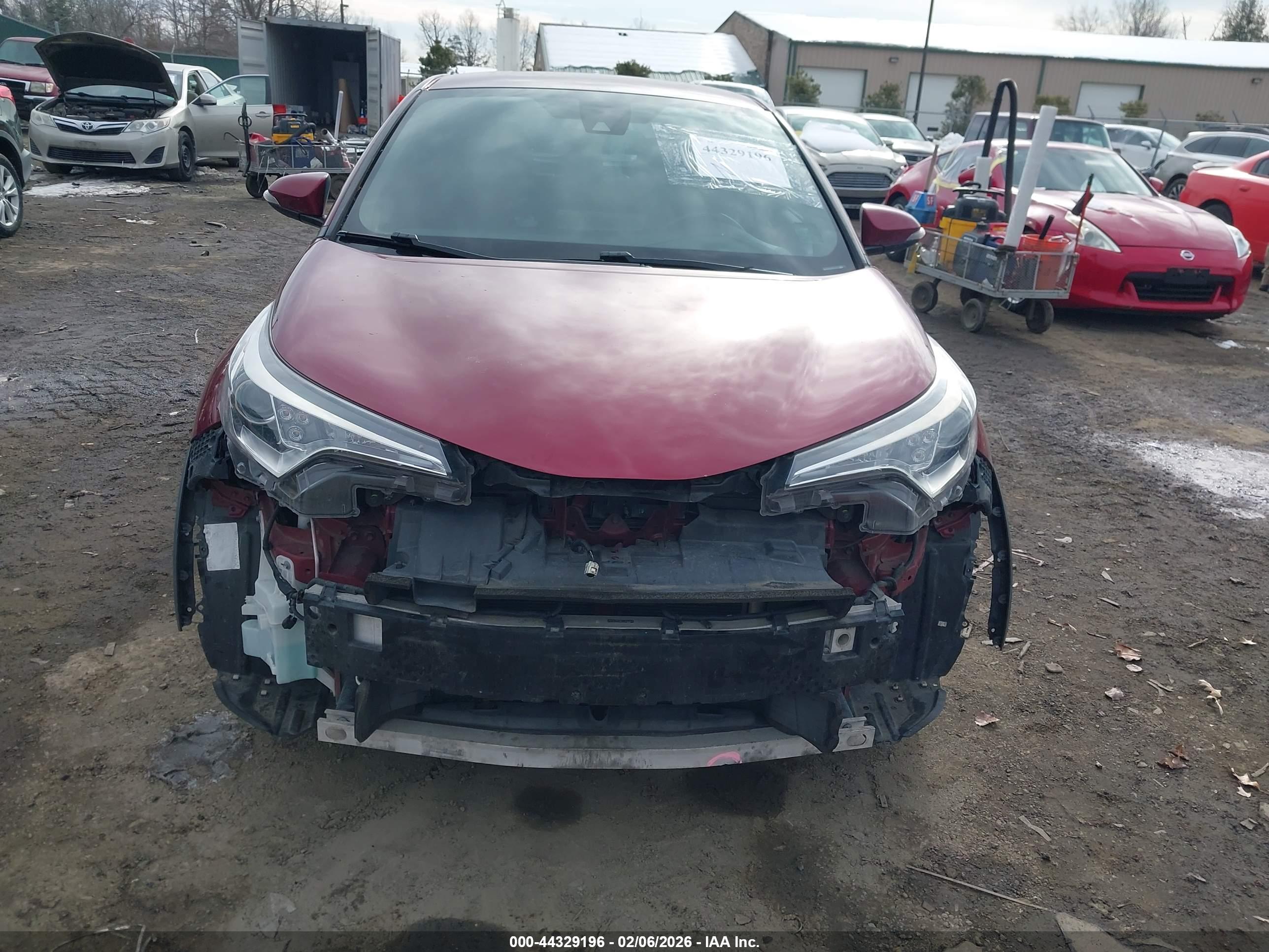 TOYOTA C-HR image 6