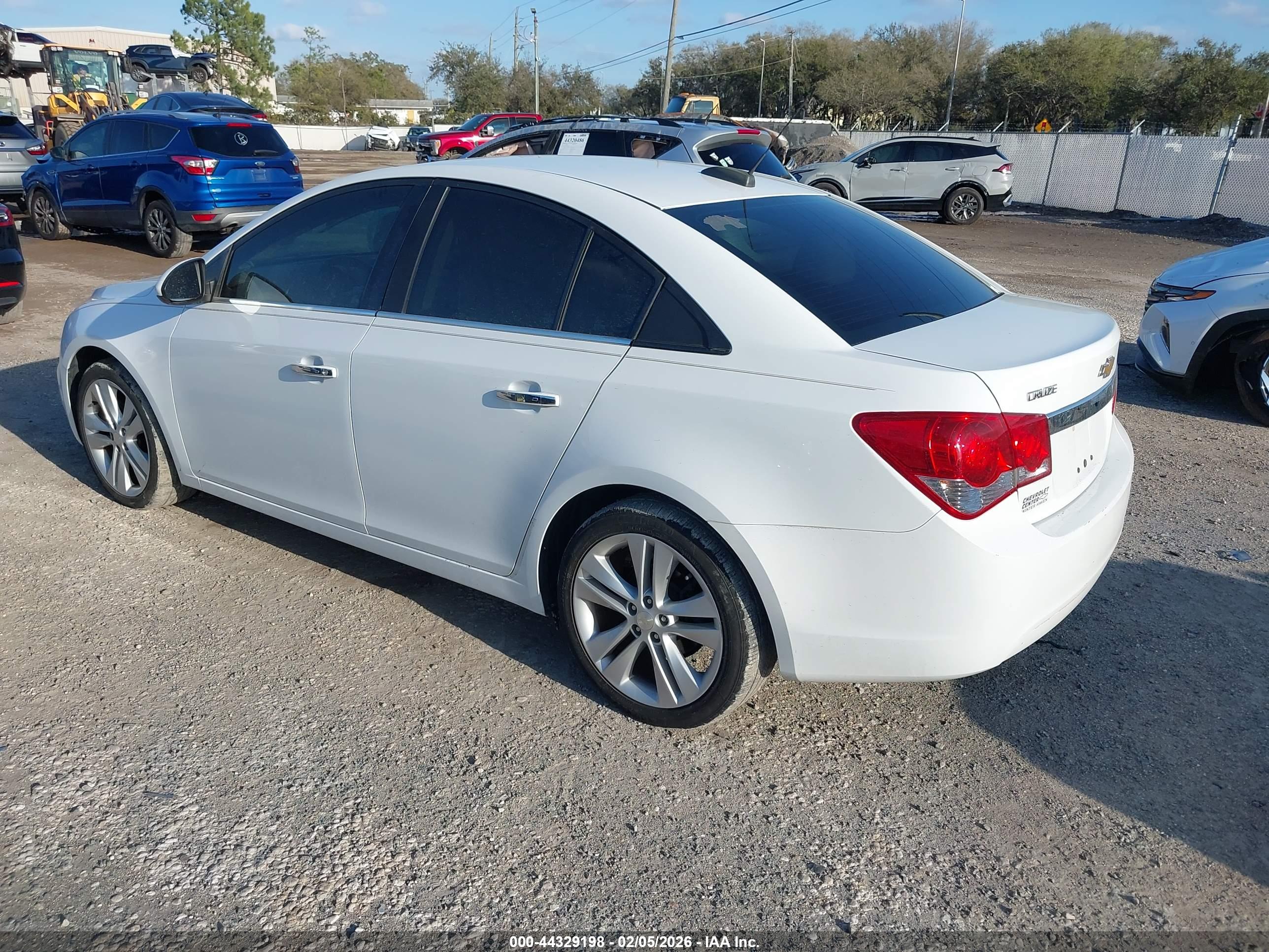 CHEVROLET CRUZE image 3