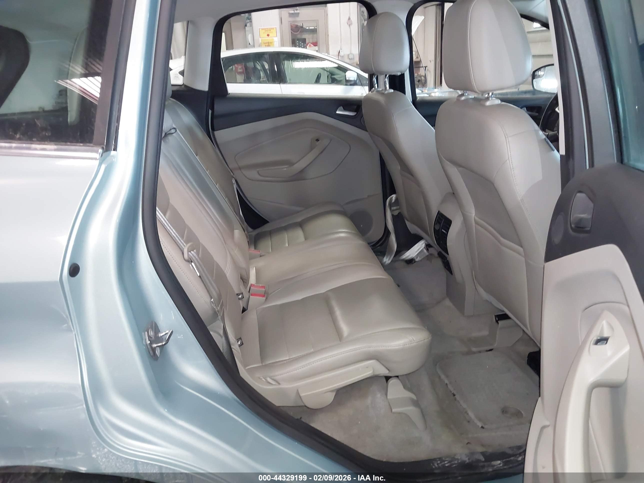 FORD C-MAX image 8