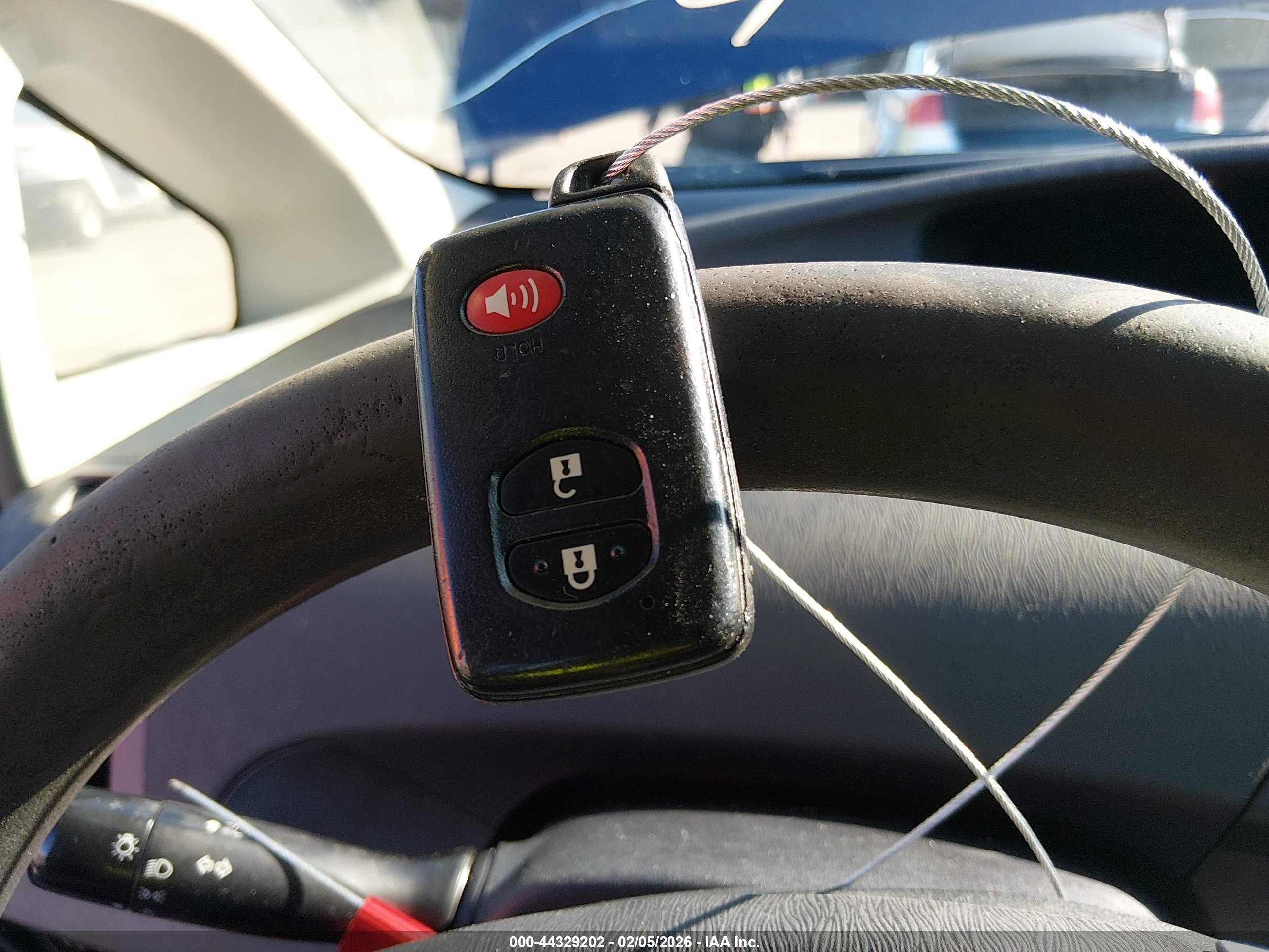 TOYOTA PRIUS image 11