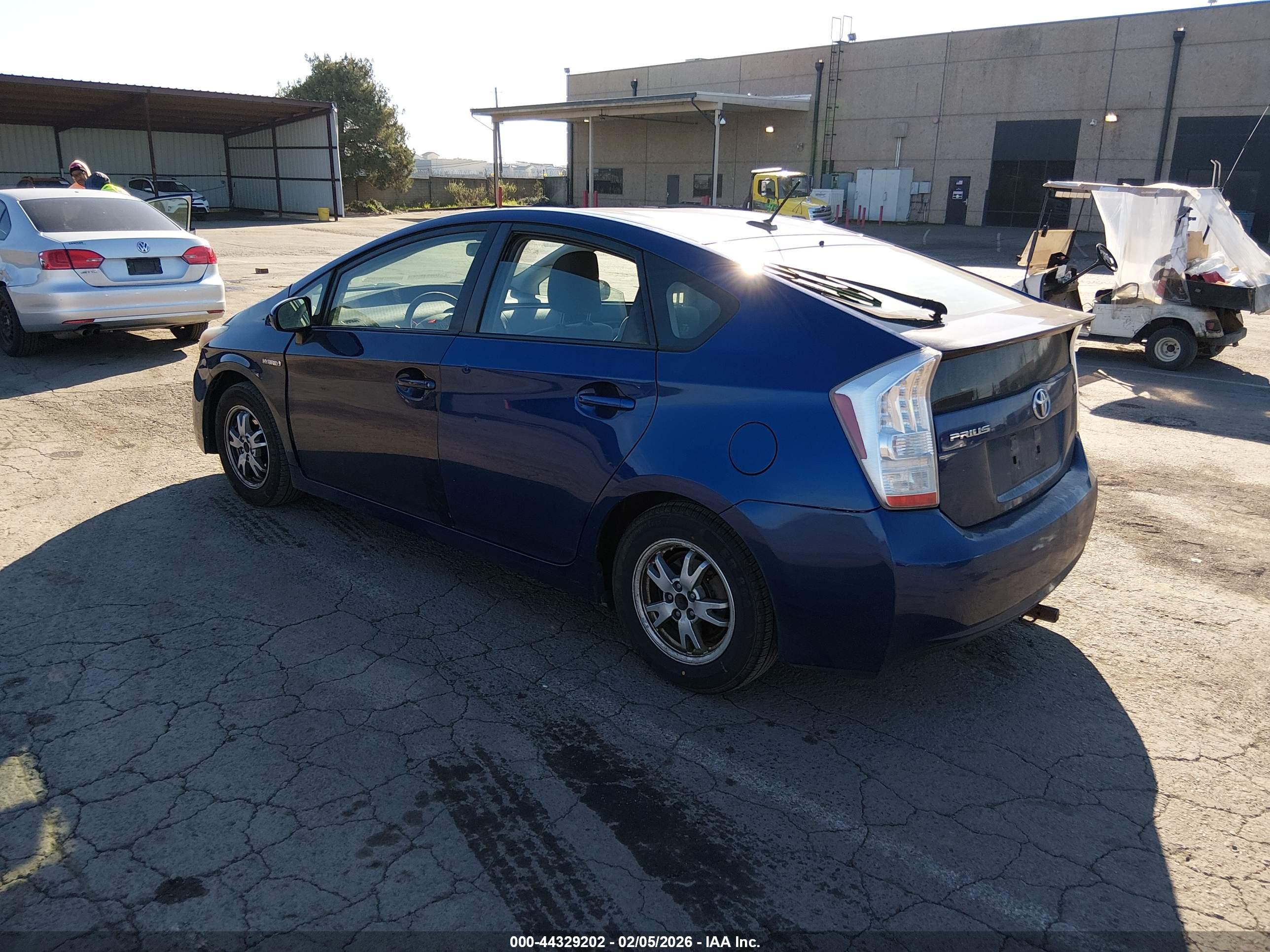TOYOTA PRIUS image 3