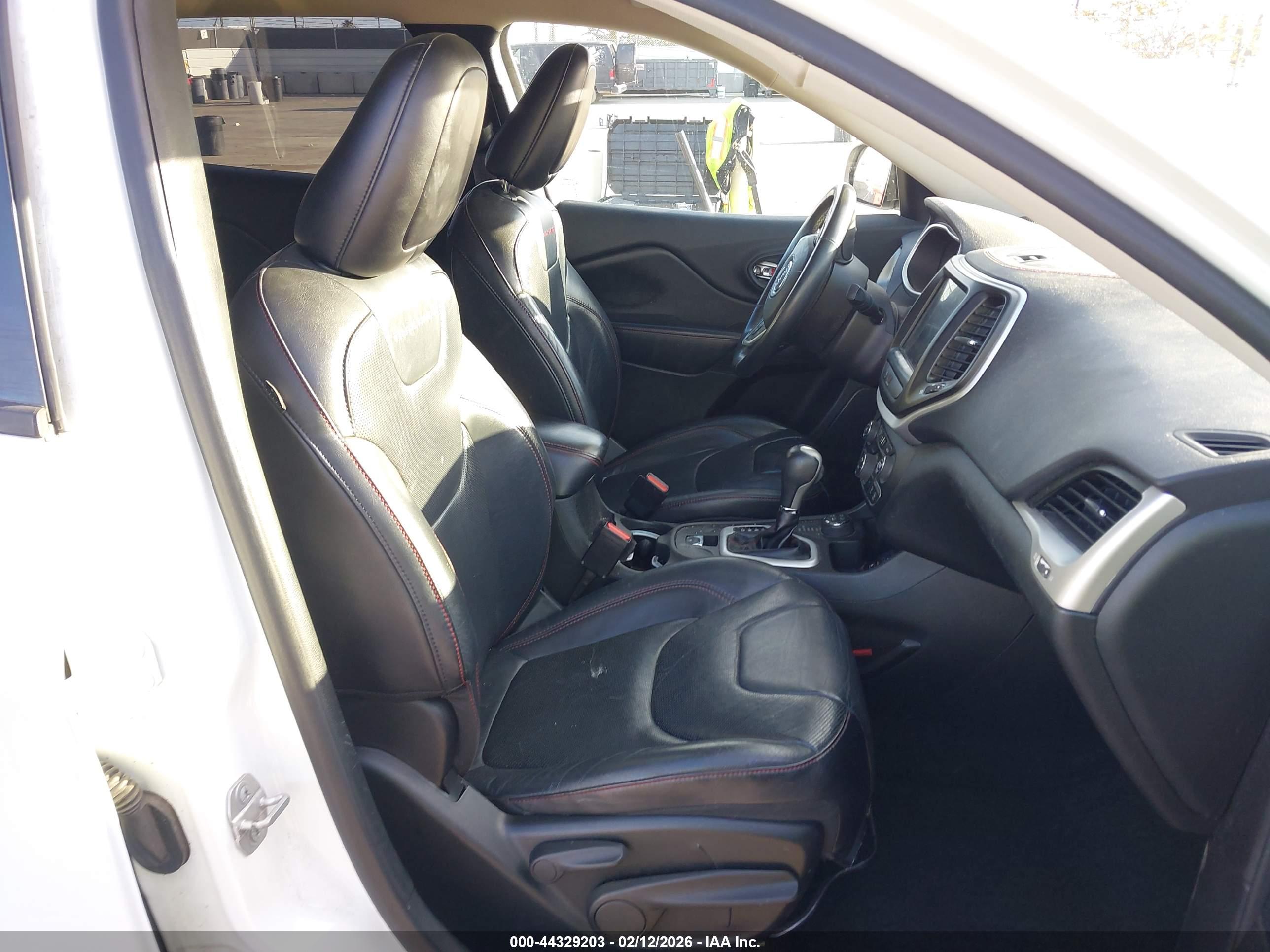 JEEP CHEROKEE image 5