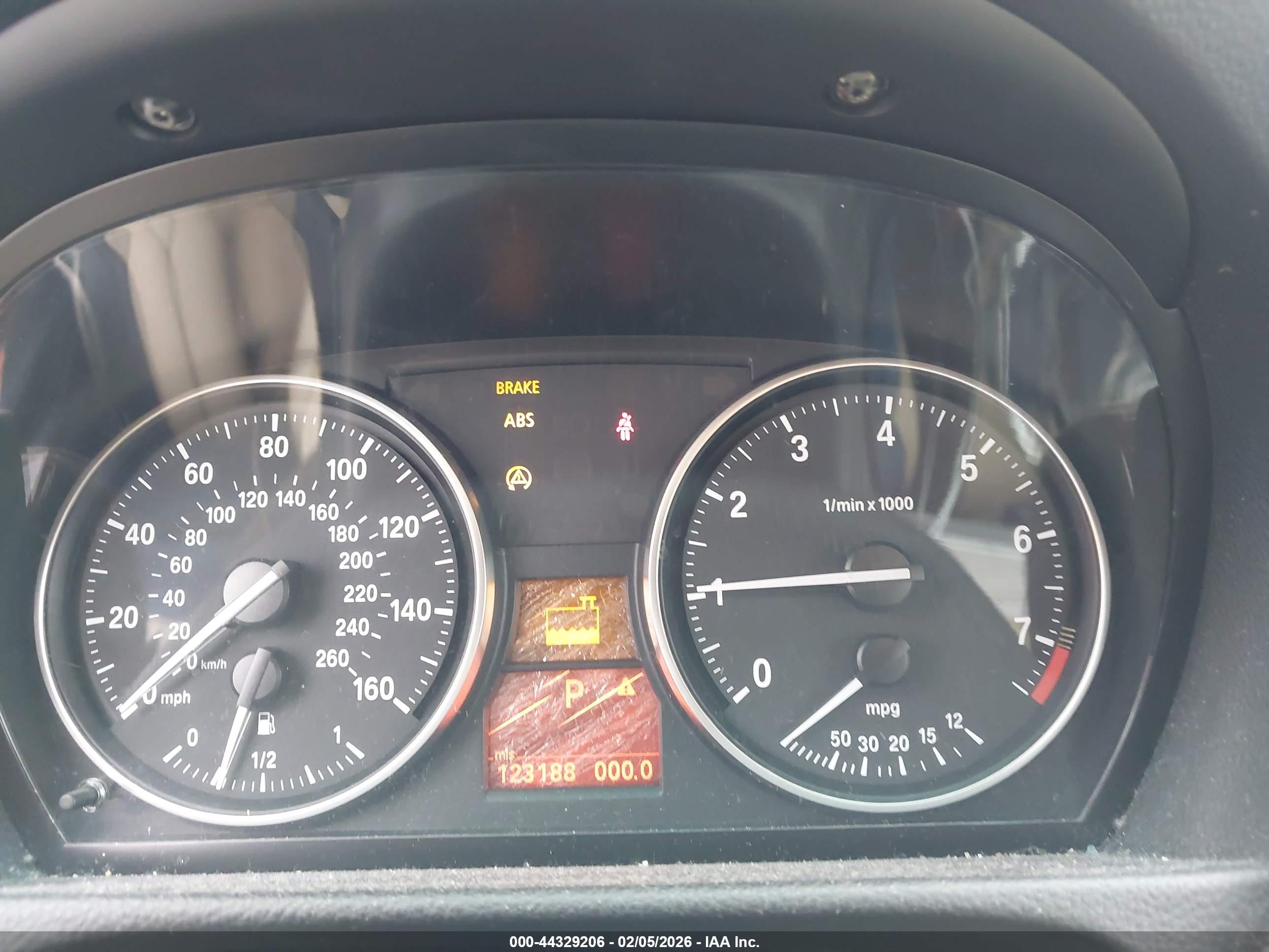 BMW 328I image 7