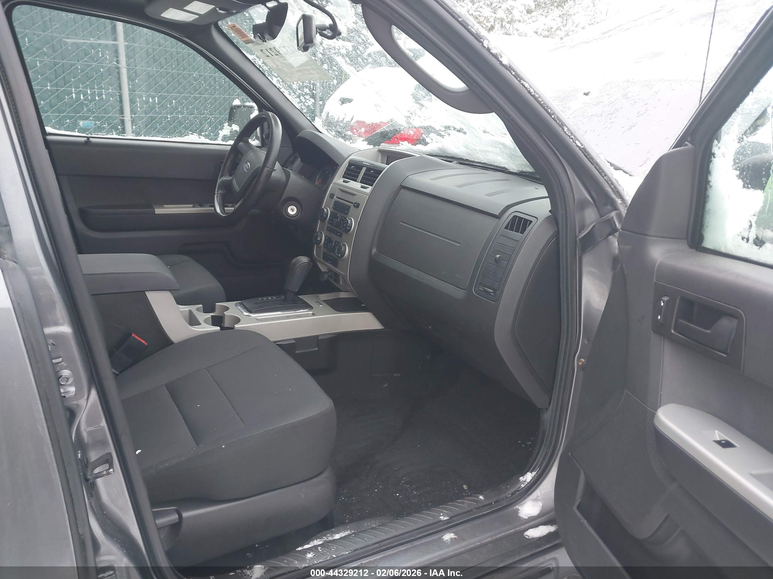 FORD ESCAPE image 5