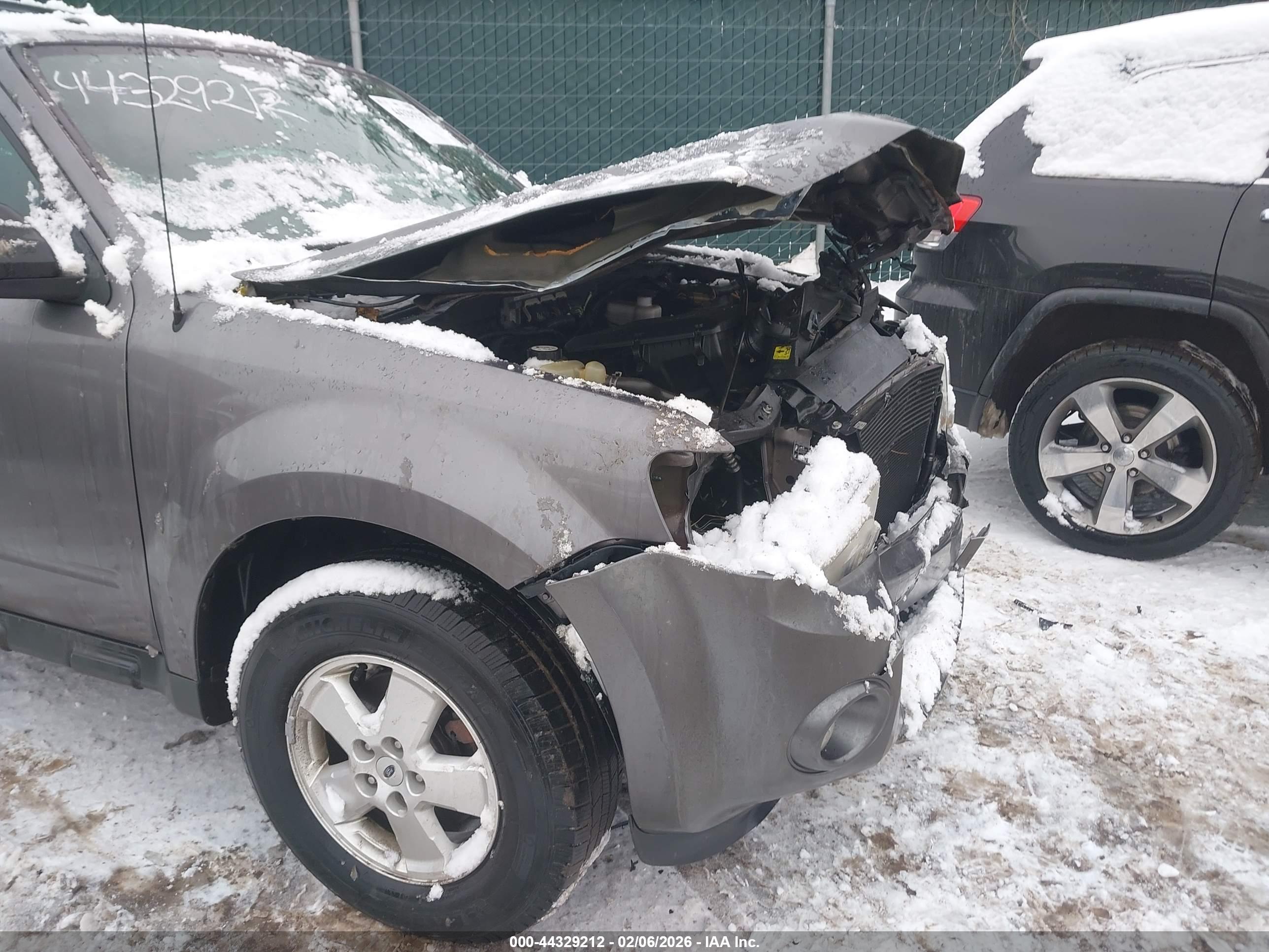FORD ESCAPE image 6