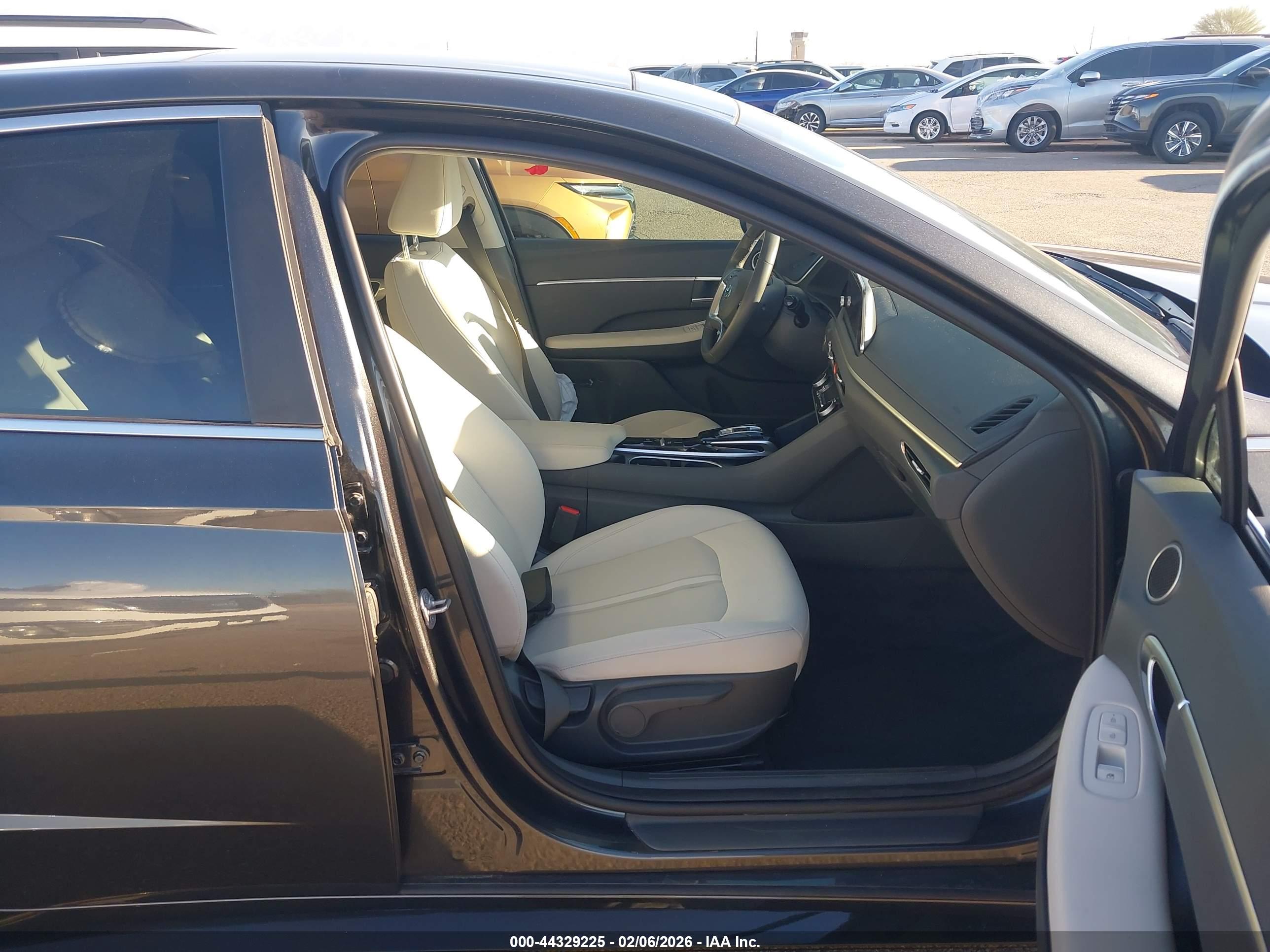 HYUNDAI SONATA image 5