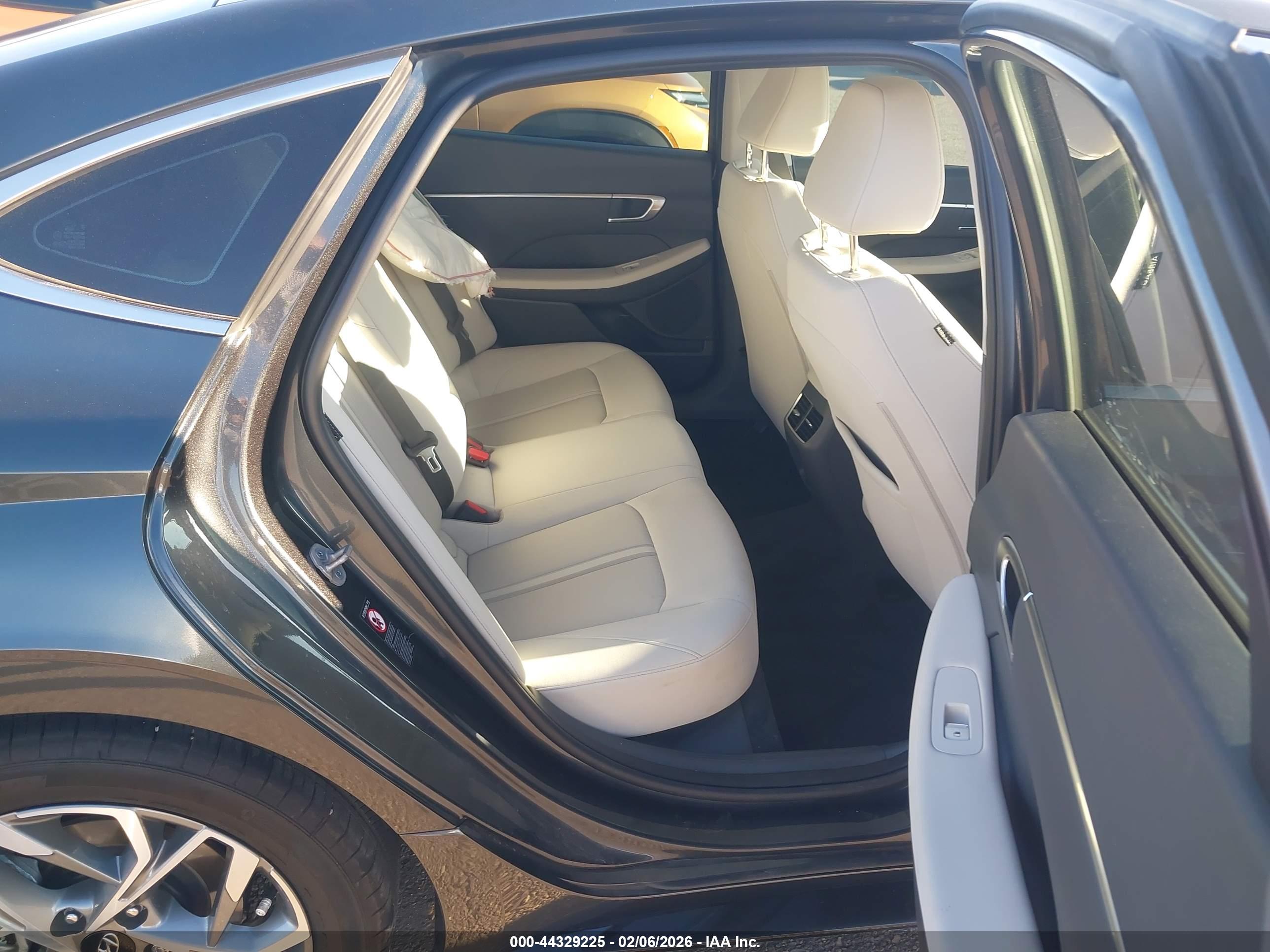 HYUNDAI SONATA image 8