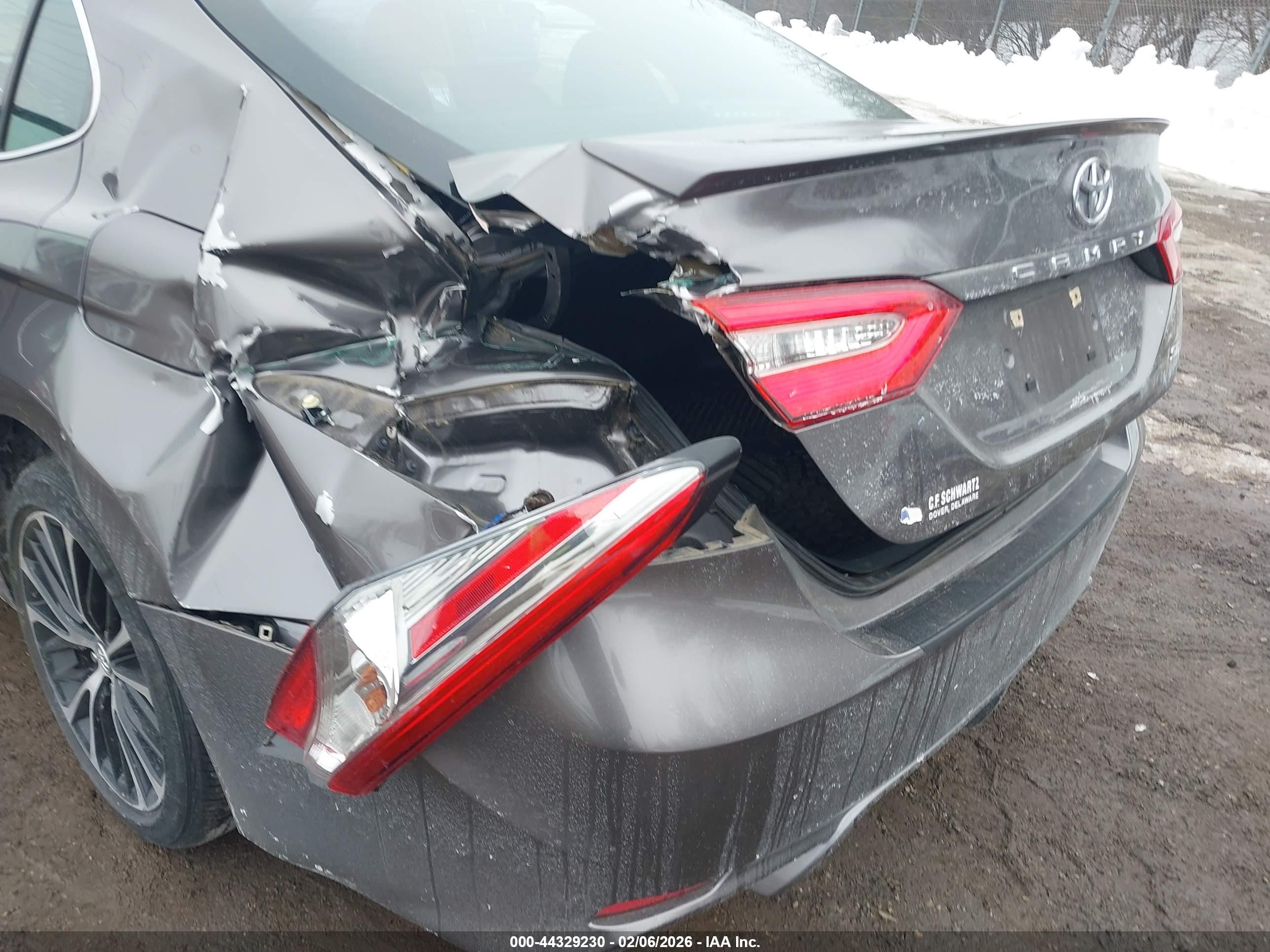TOYOTA CAMRY image 6