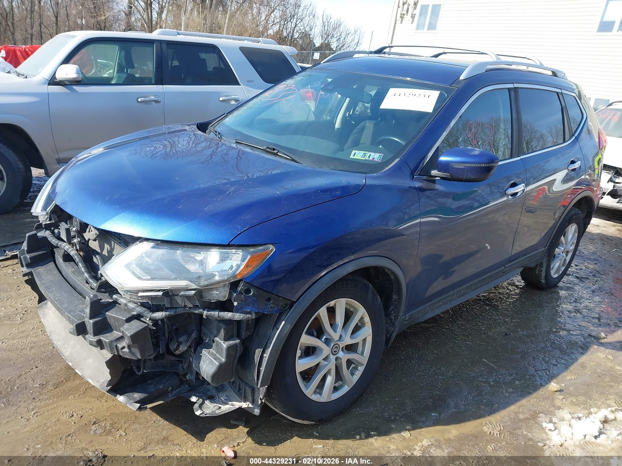NISSAN ROGUE image 2