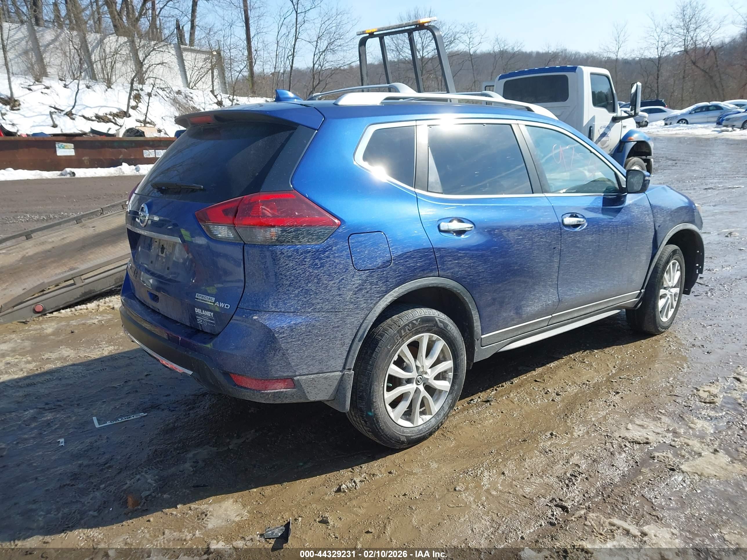 NISSAN ROGUE image 4