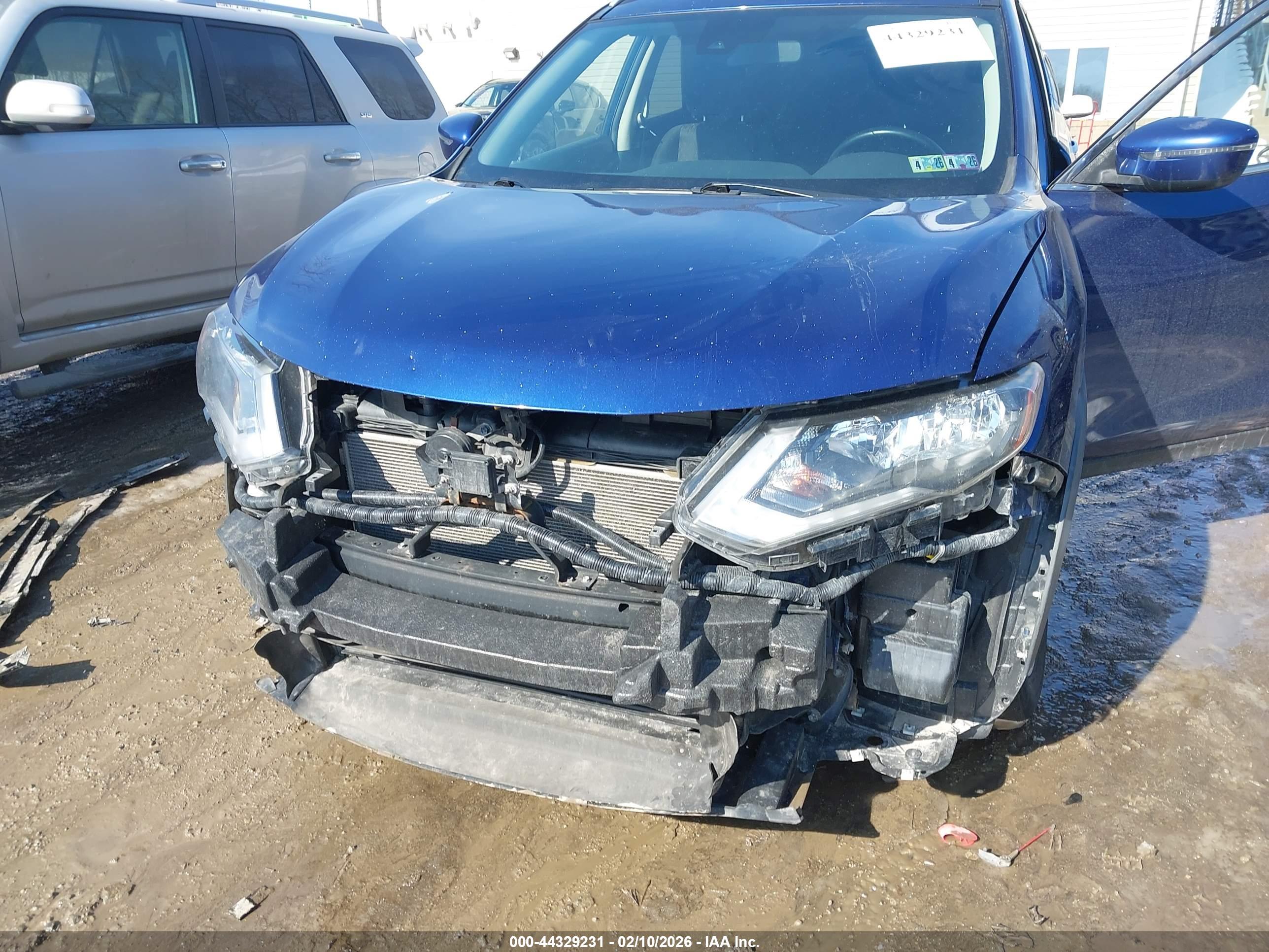 NISSAN ROGUE image 6
