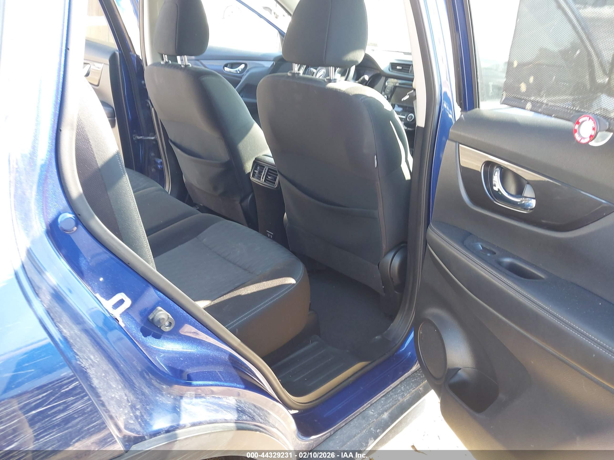NISSAN ROGUE image 8