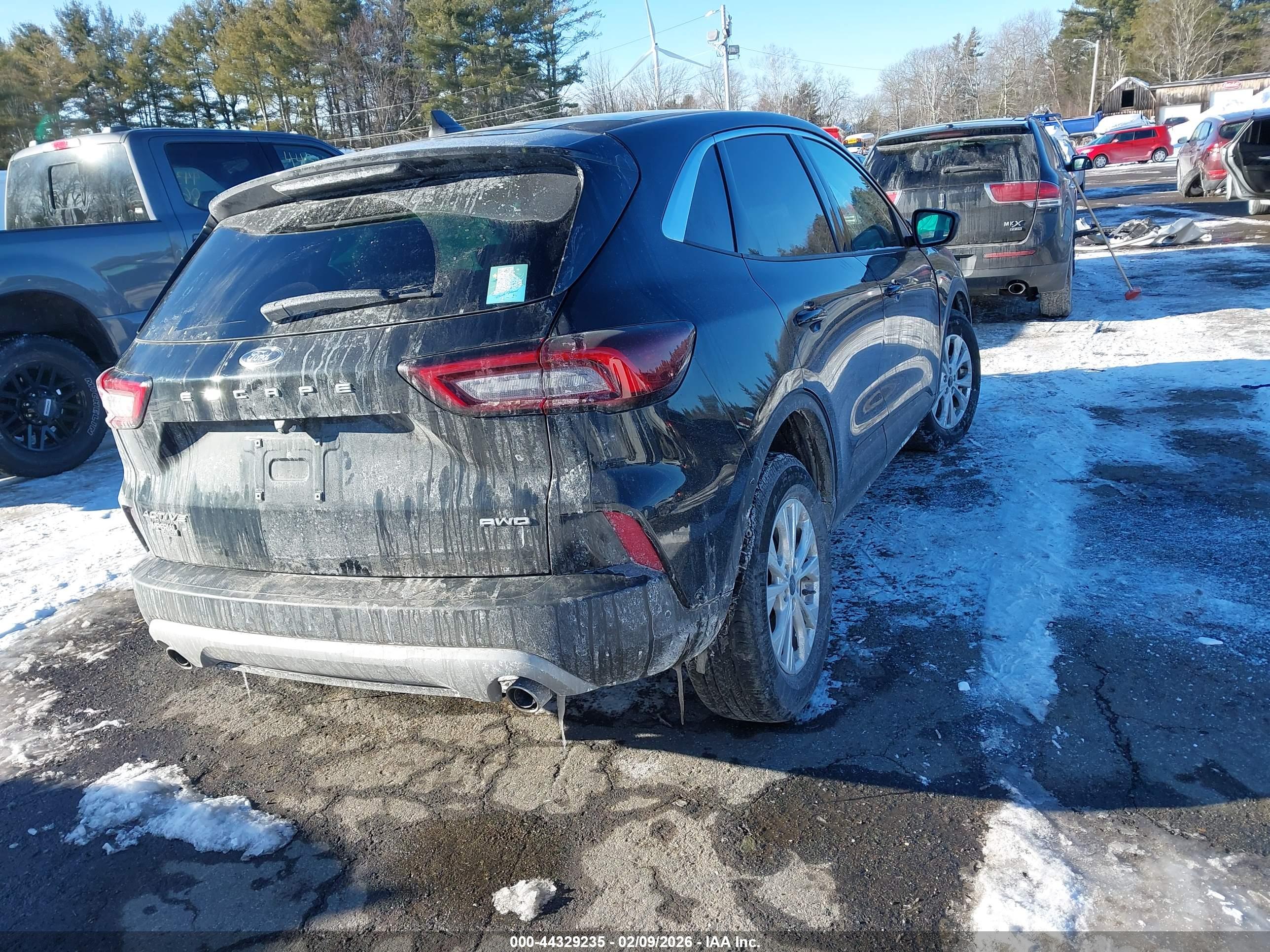 FORD ESCAPE image 4