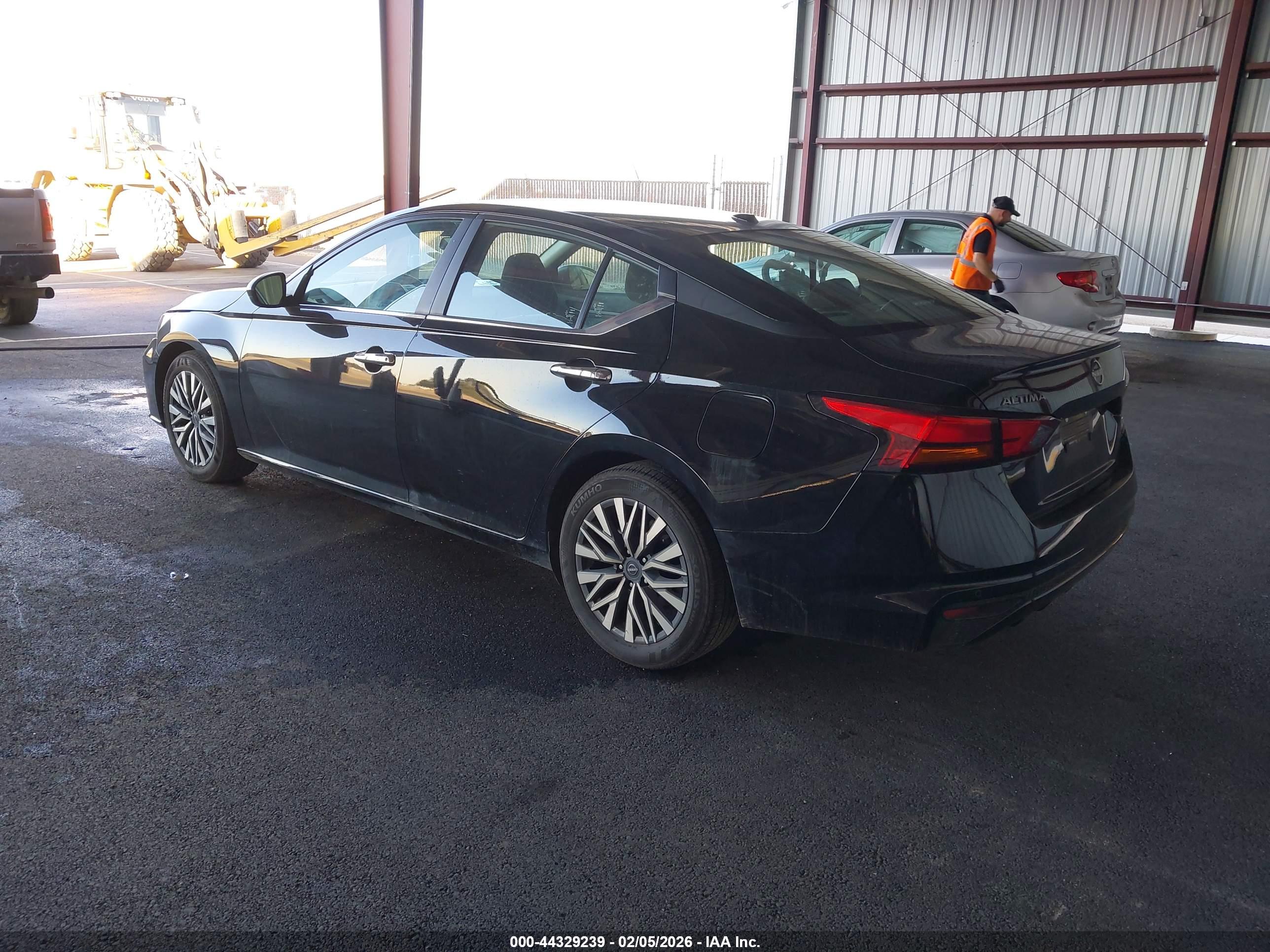 NISSAN ALTIMA image 3