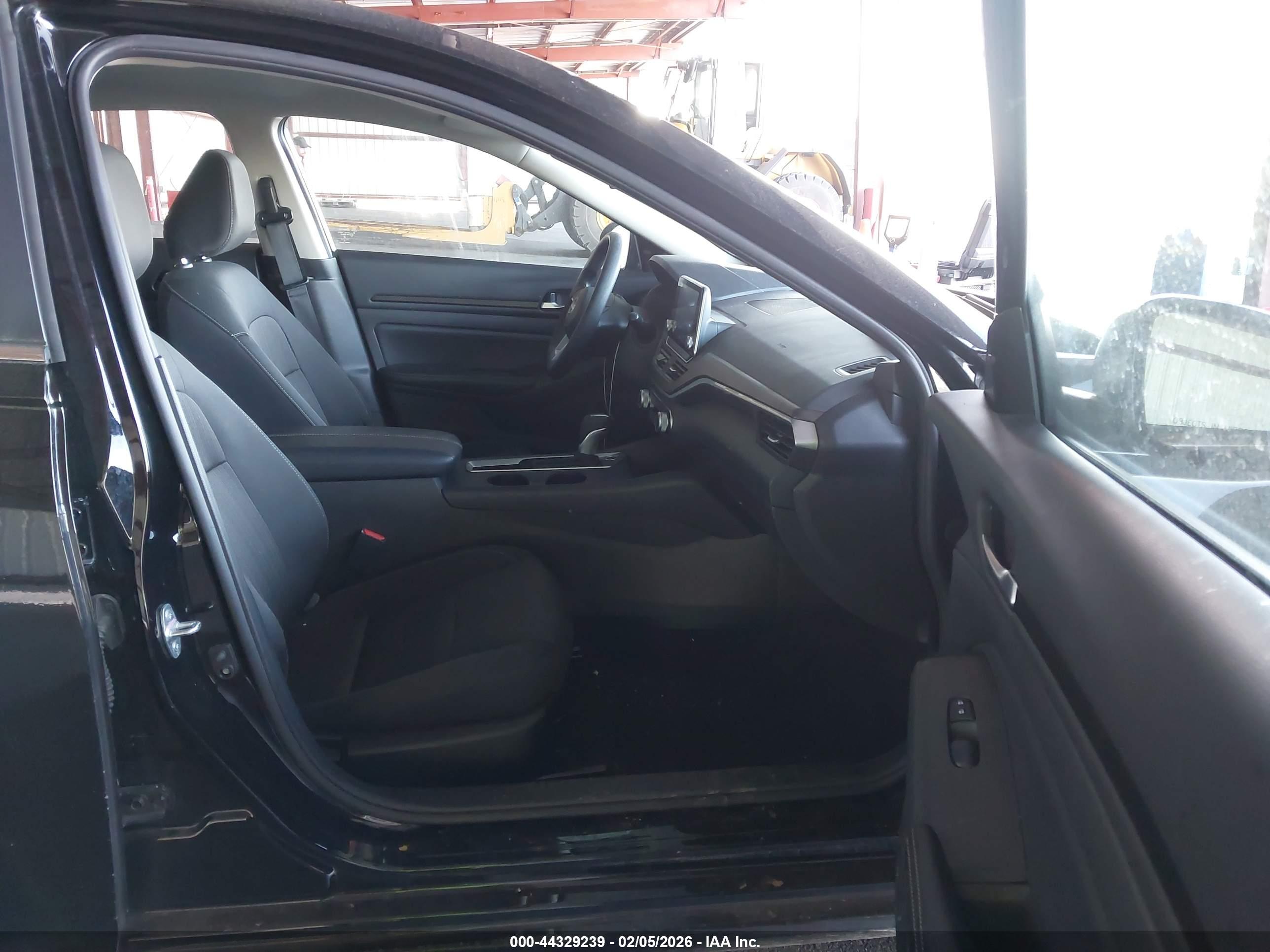 NISSAN ALTIMA image 5