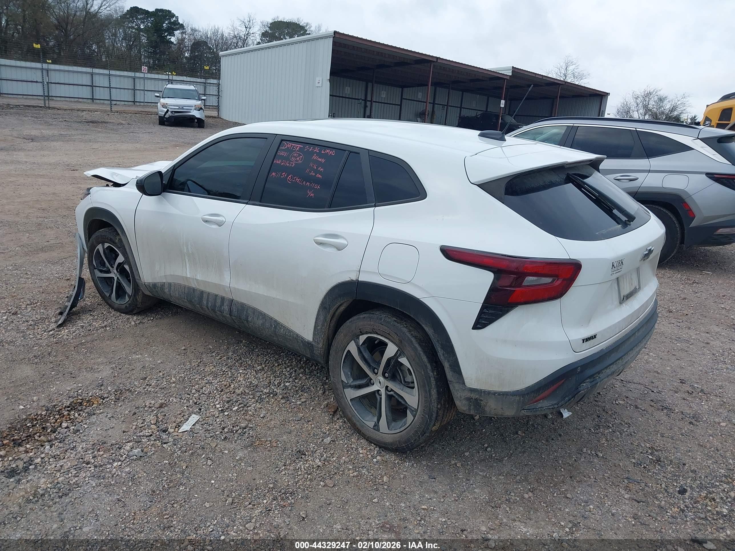 CHEVROLET TRAX image 3