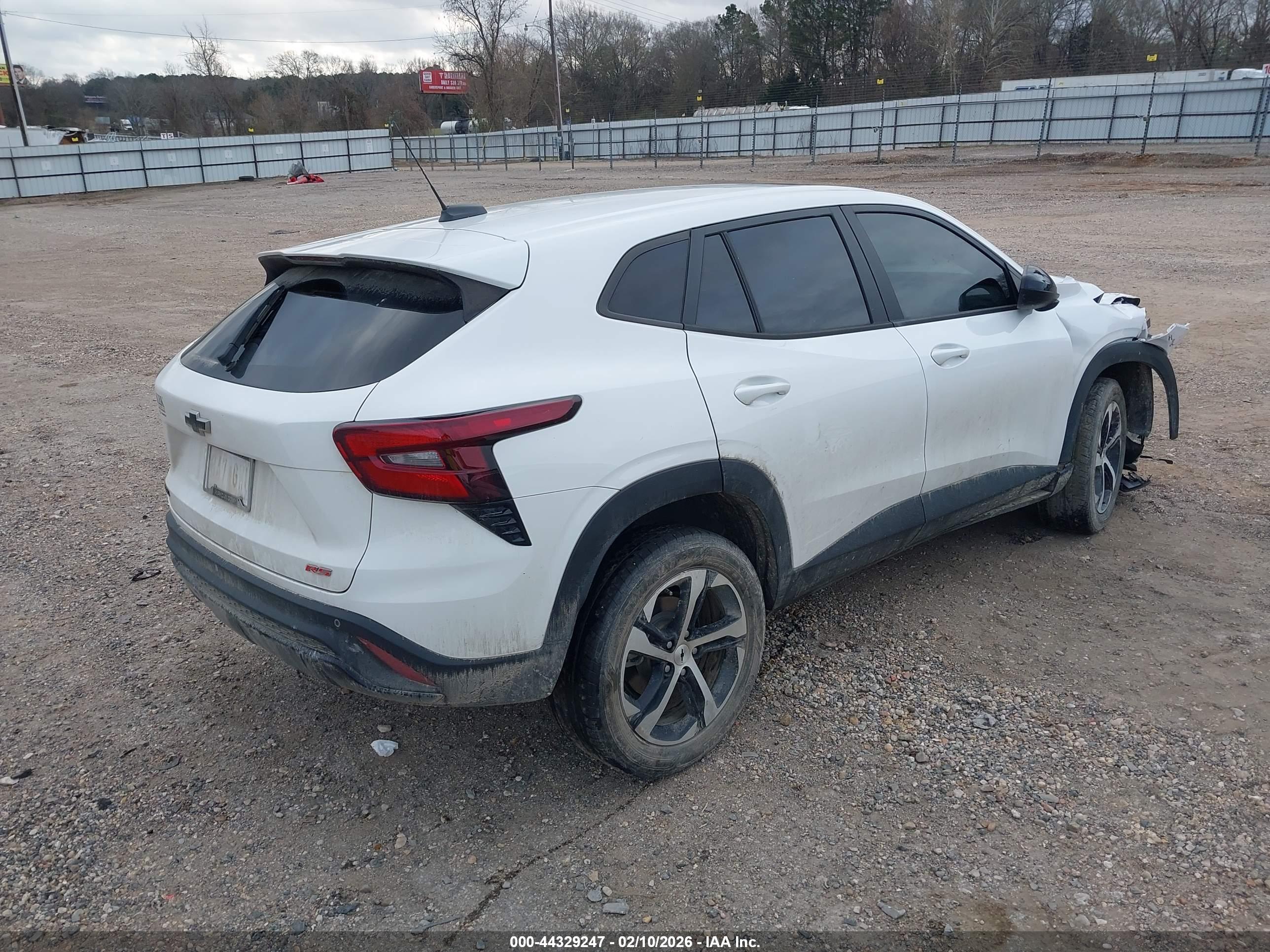 CHEVROLET TRAX image 4