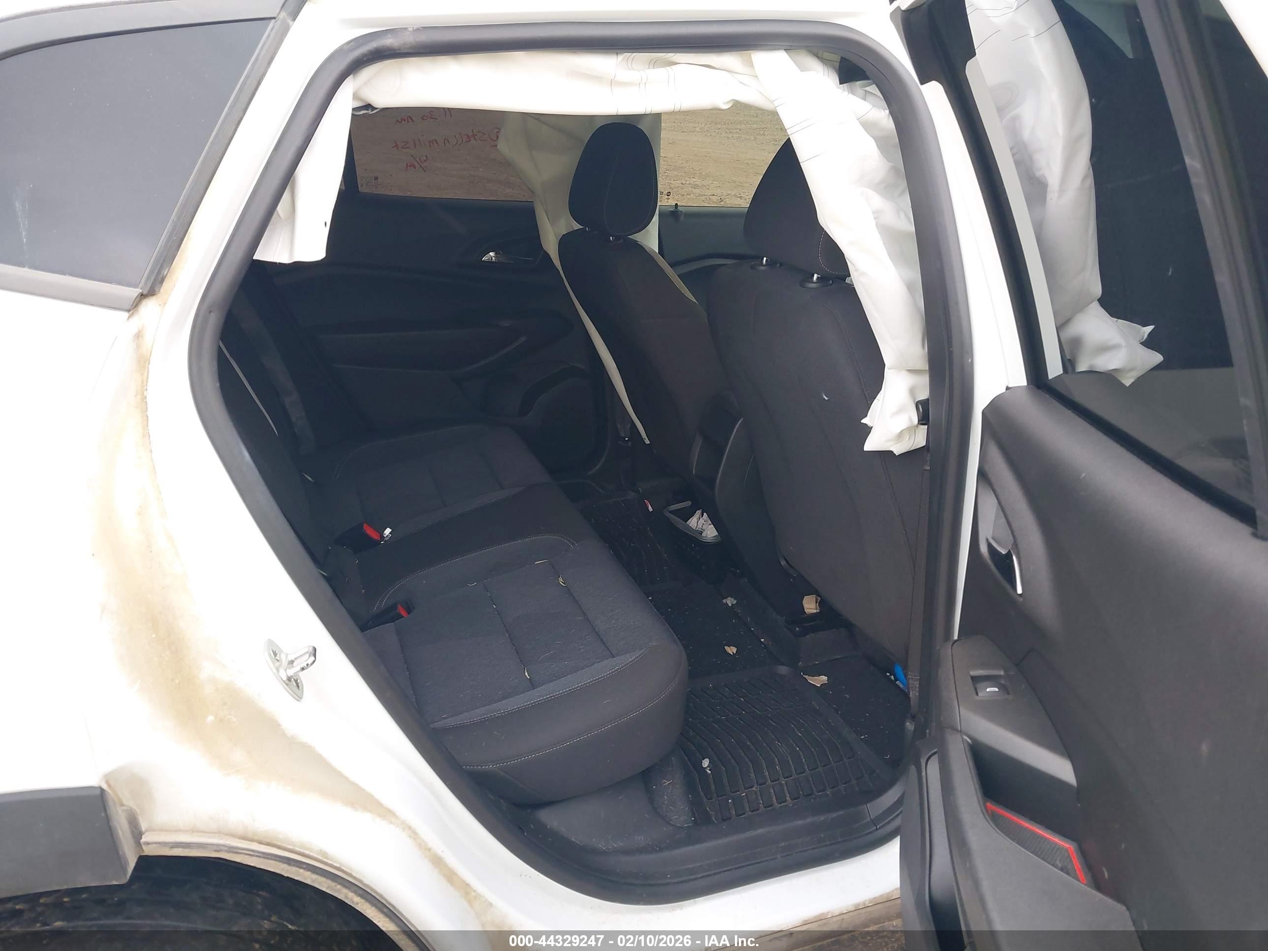 CHEVROLET TRAX image 8