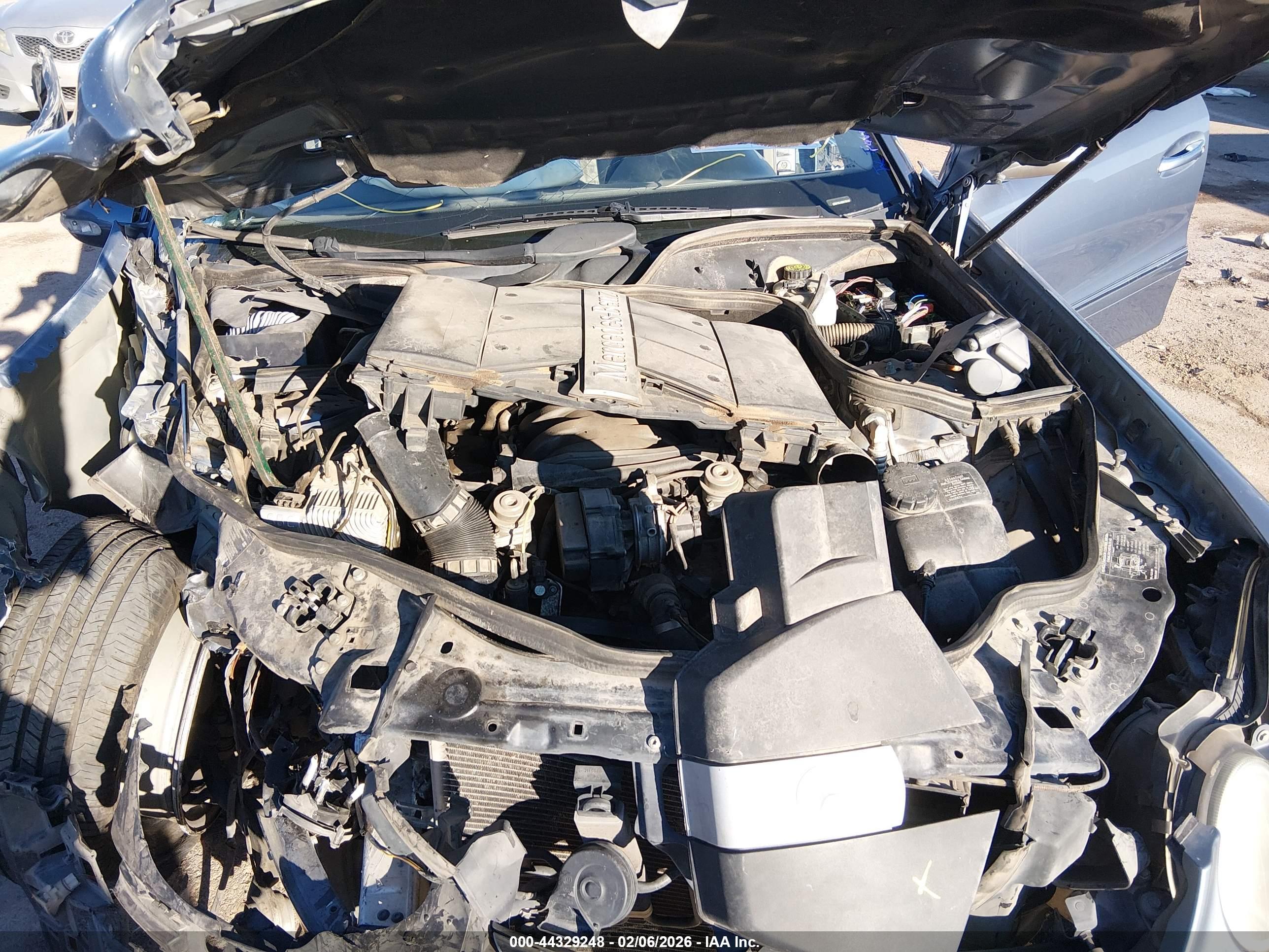 MERCEDES-BENZ E image 10