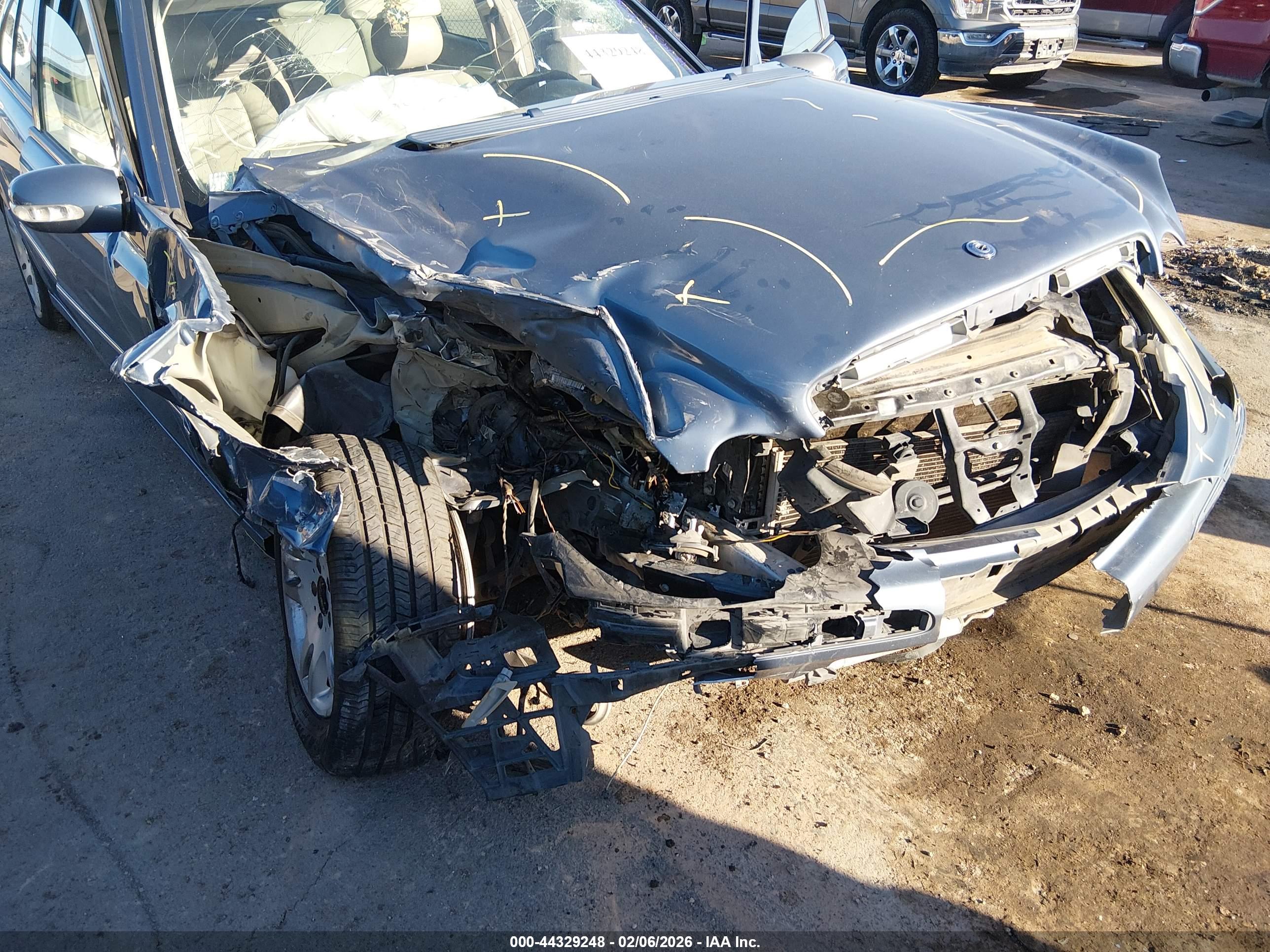 MERCEDES-BENZ E image 6