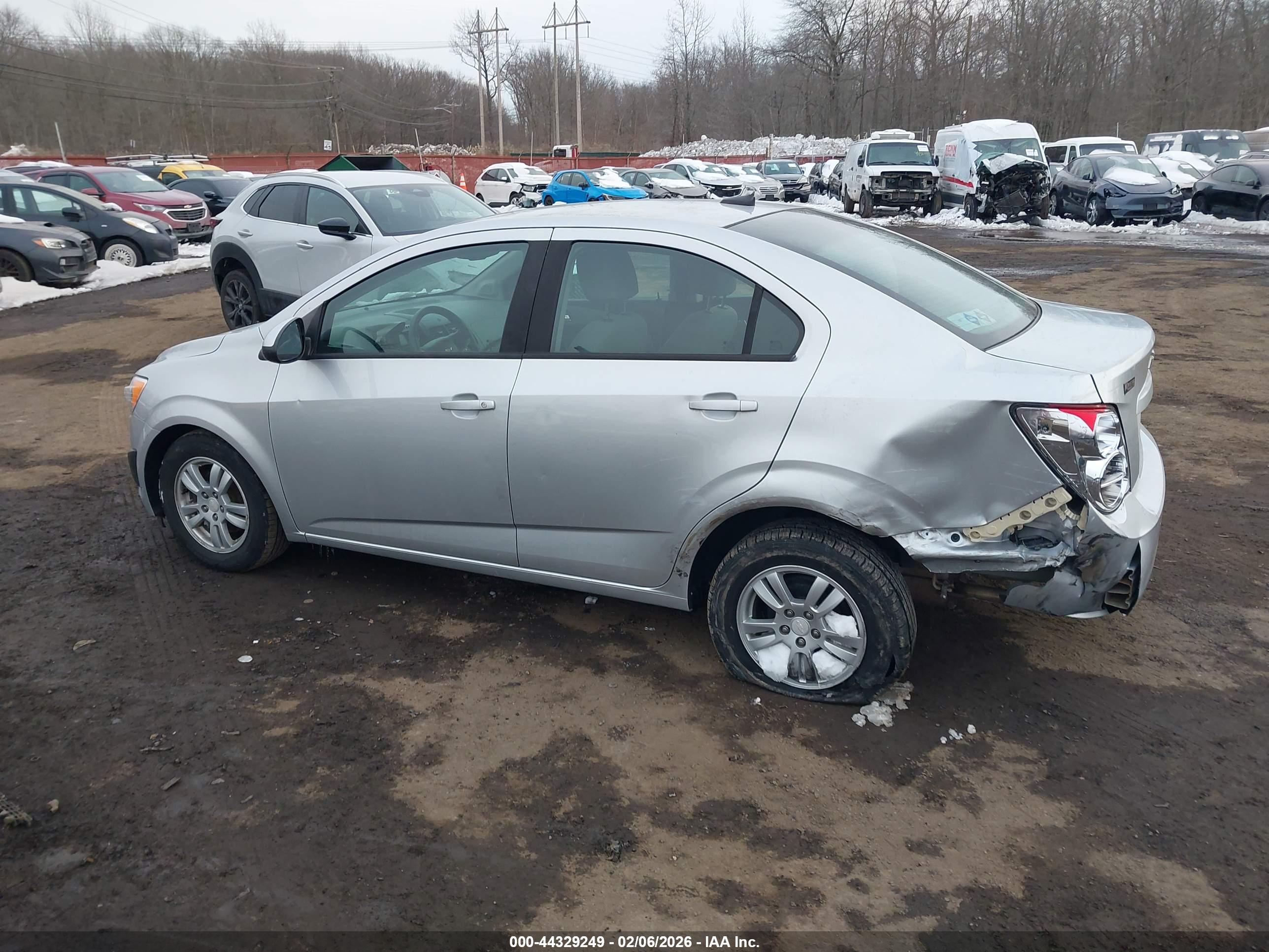CHEVROLET SONIC image 6