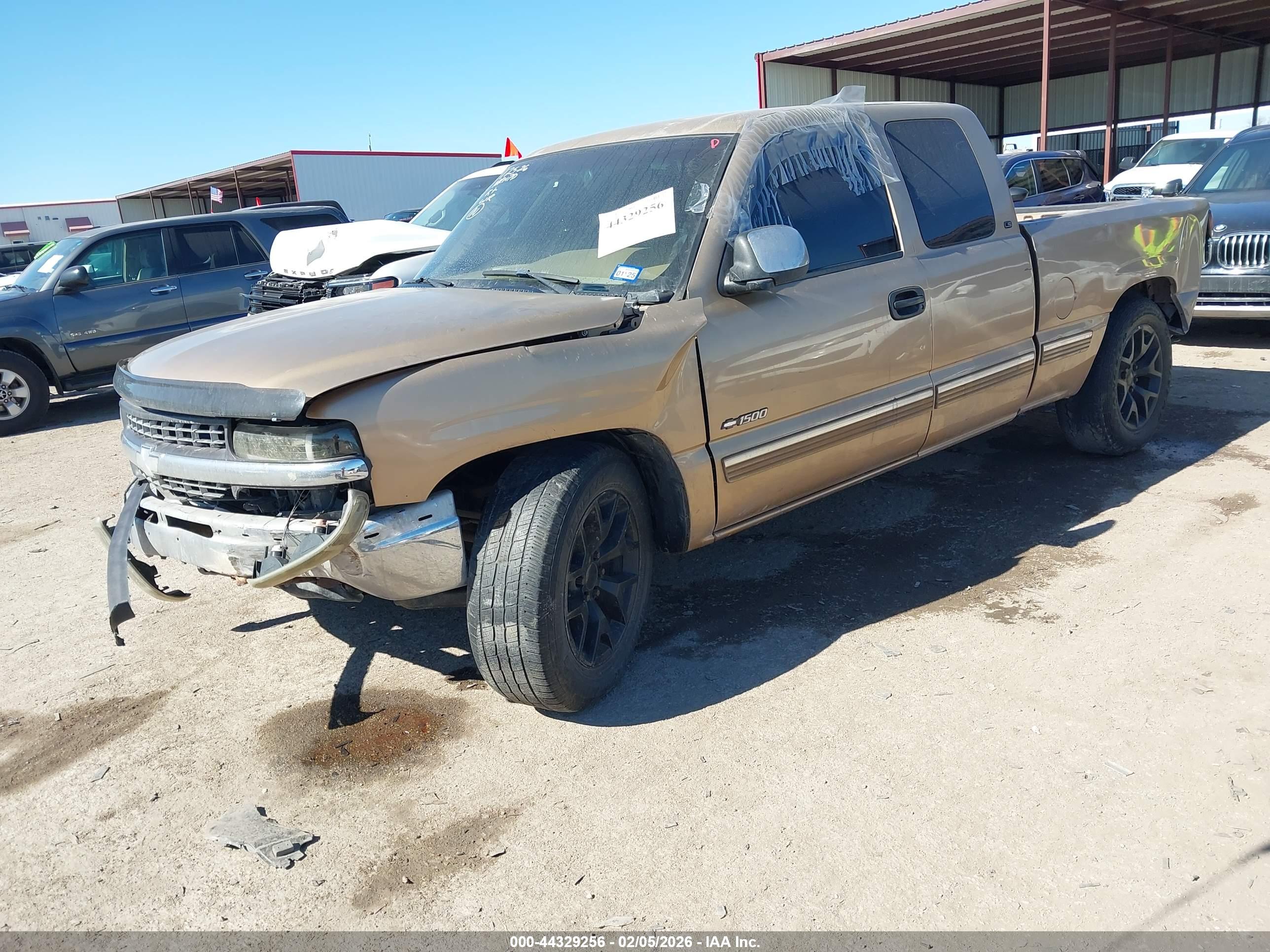 CHEVROLET SILVERADO image 2