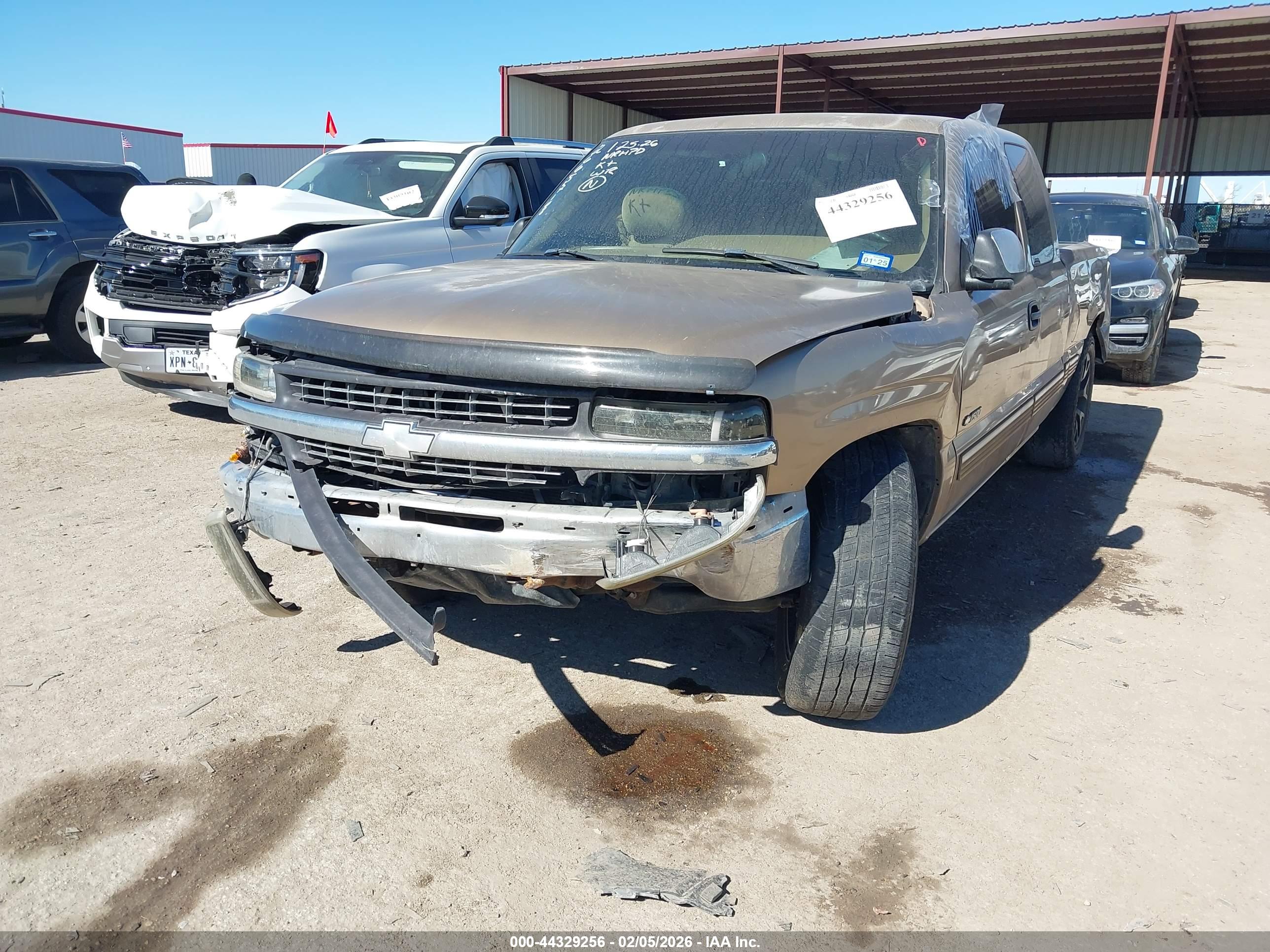 CHEVROLET SILVERADO image 6