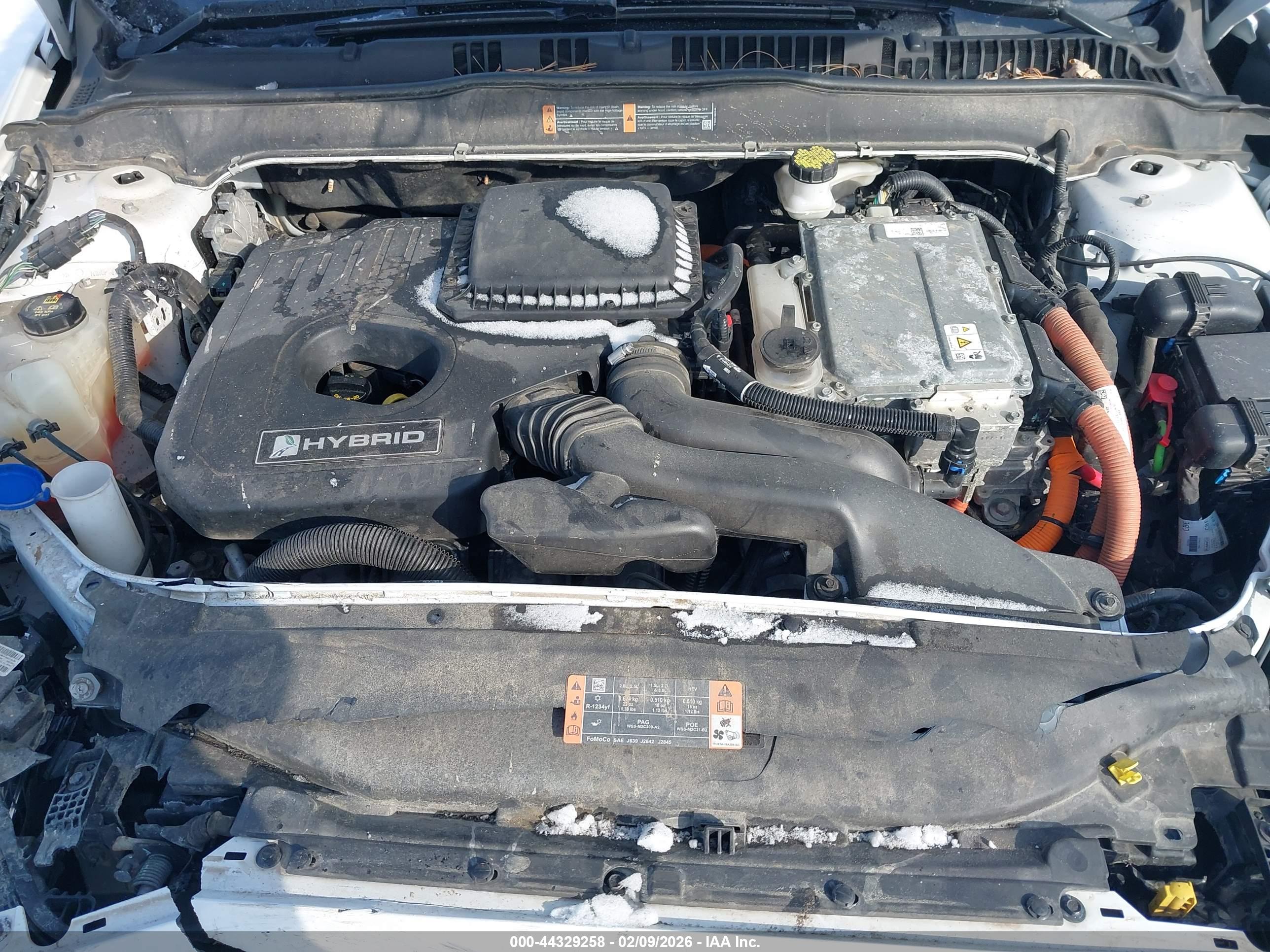 FORD FUSION image 10