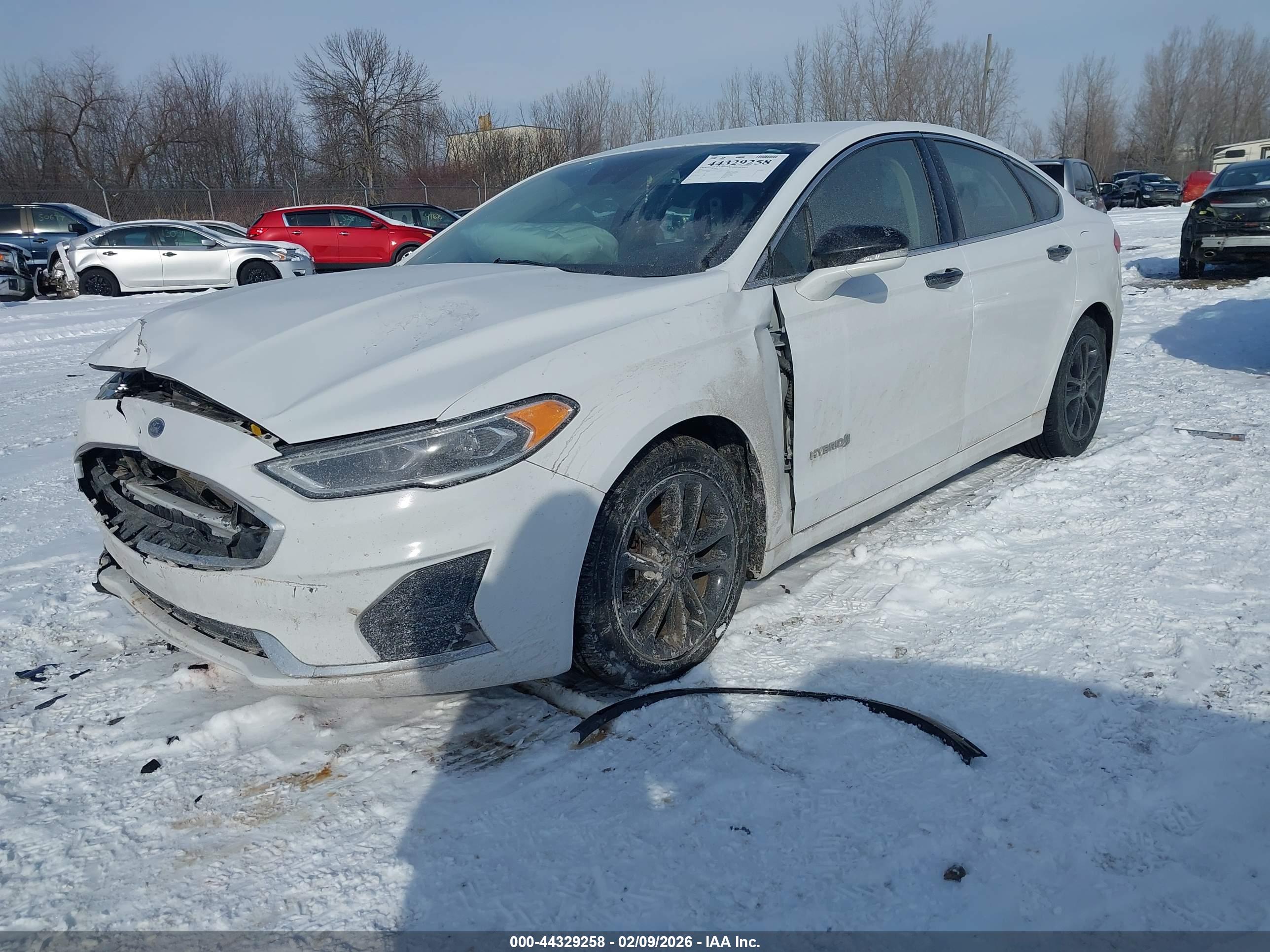 FORD FUSION image 2