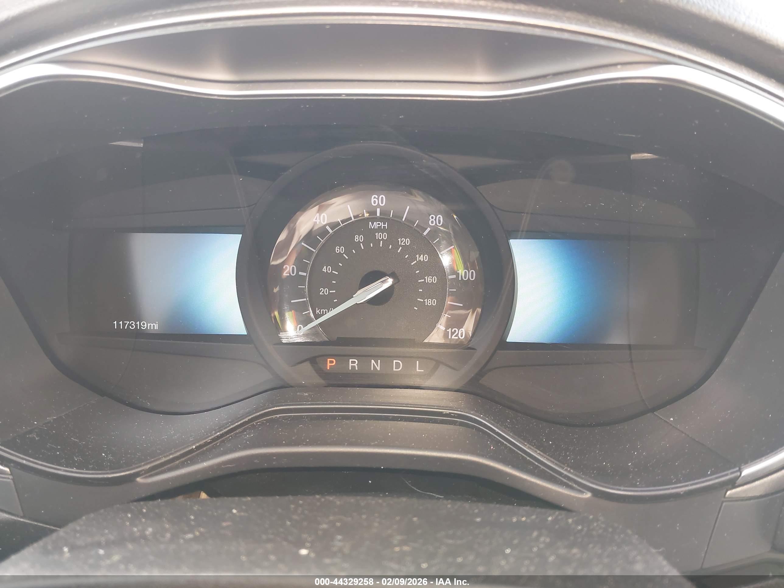 FORD FUSION image 7