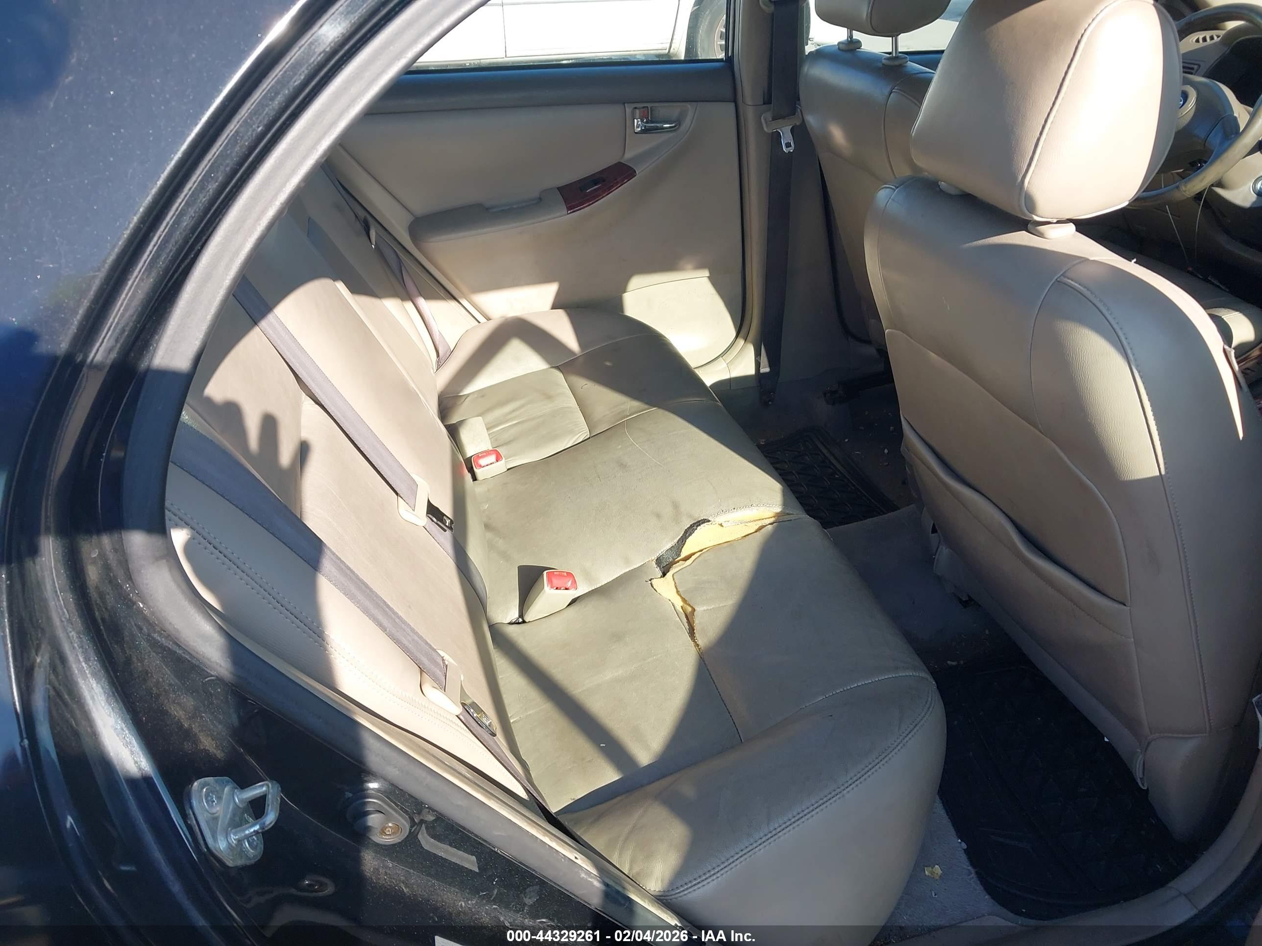 TOYOTA COROLLA image 8