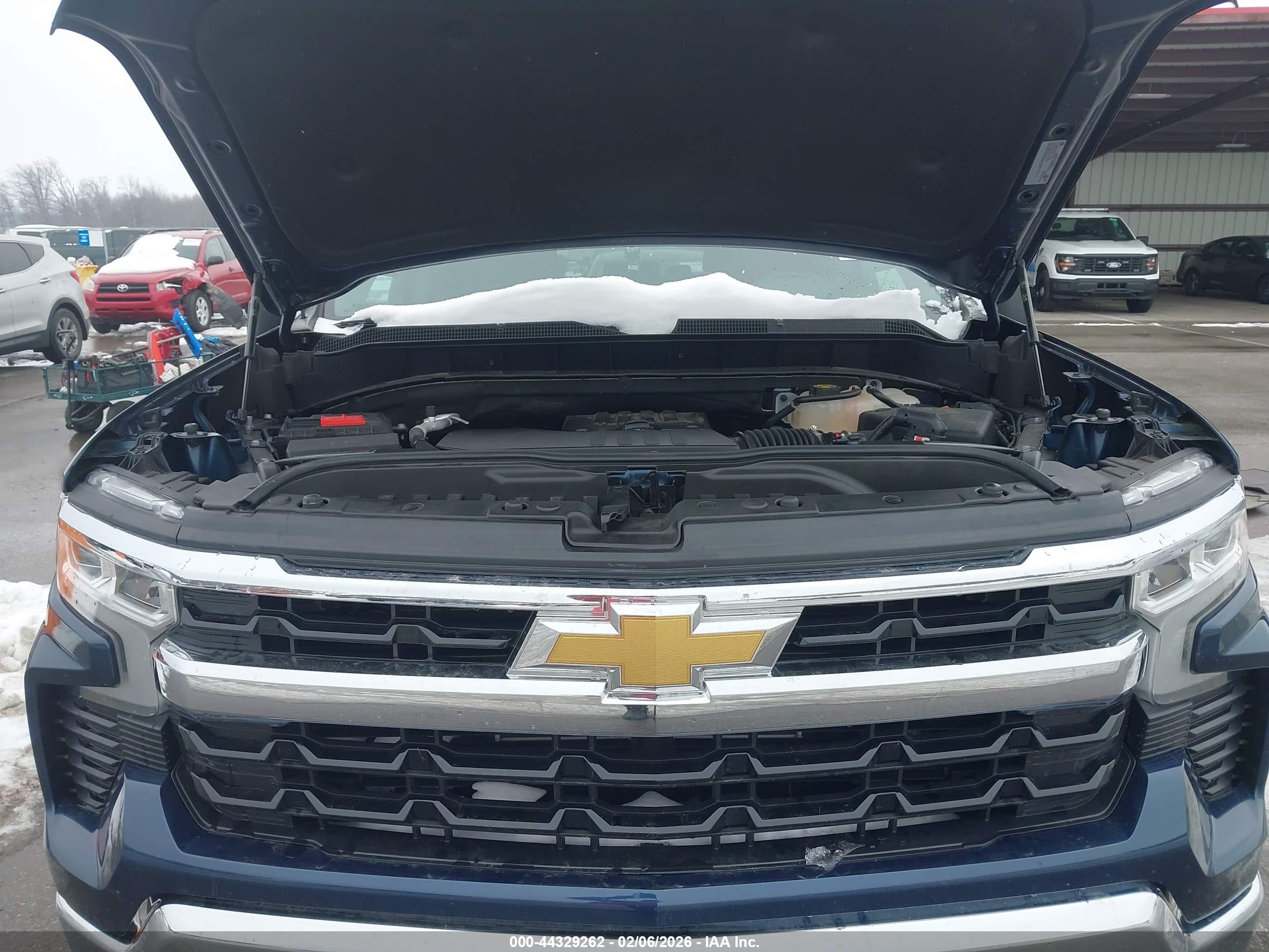 CHEVROLET SILVERADO image 10