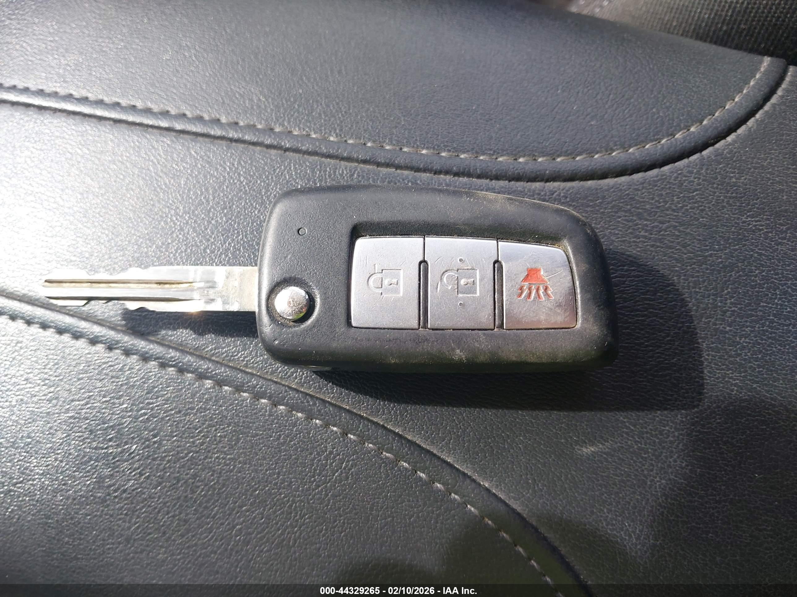 NISSAN ROGUE image 11
