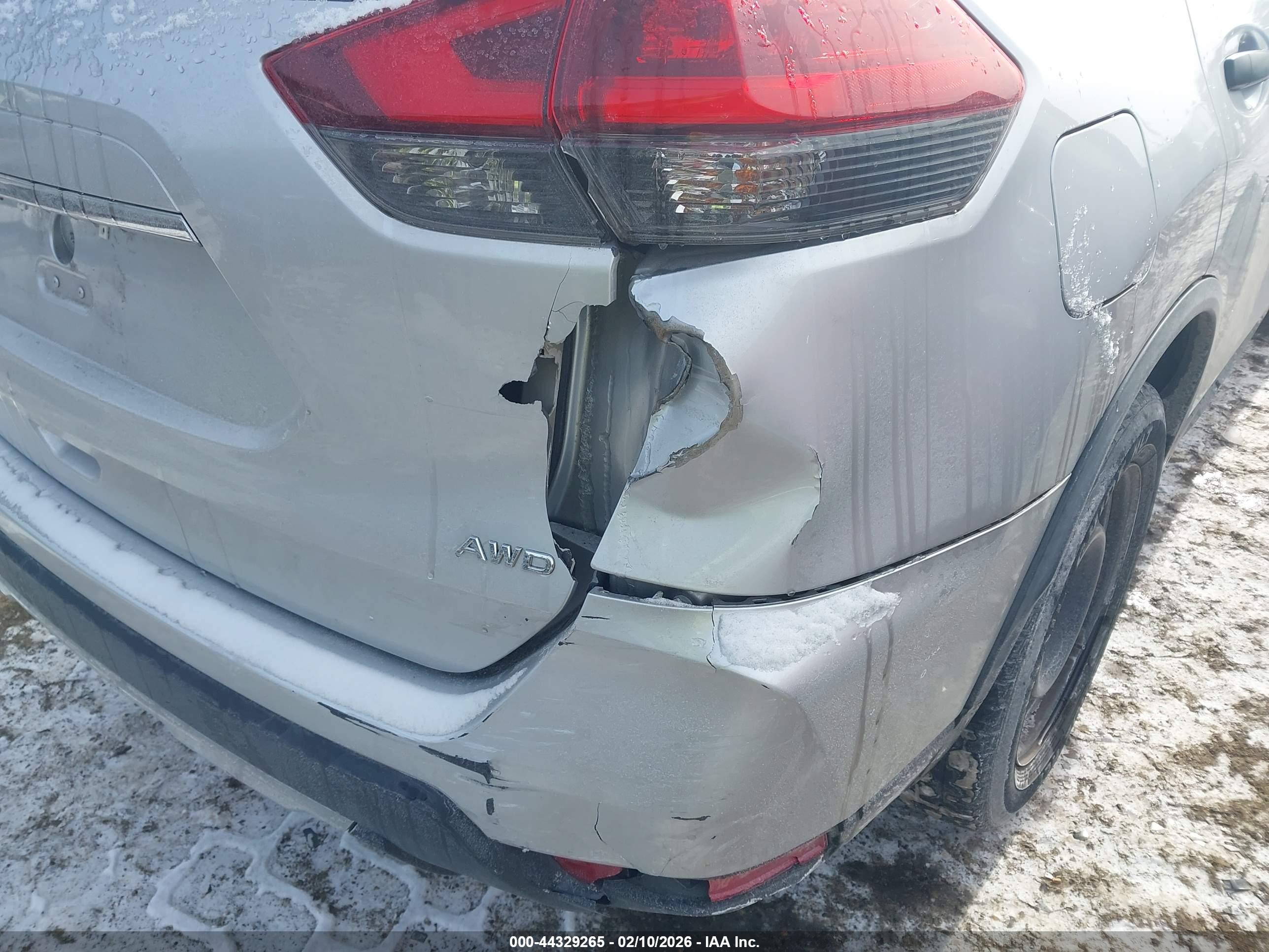 NISSAN ROGUE image 6