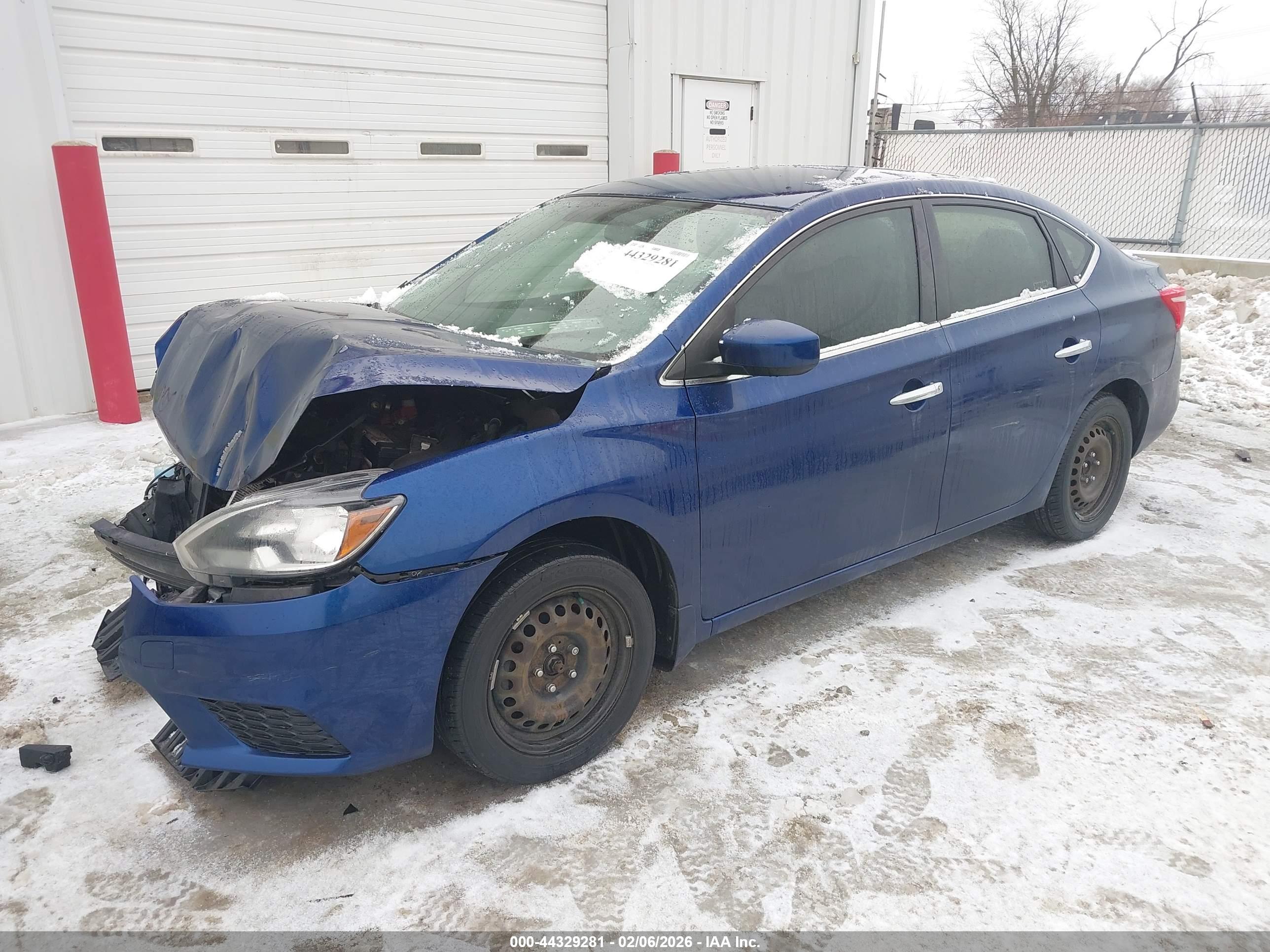 NISSAN SENTRA image 2