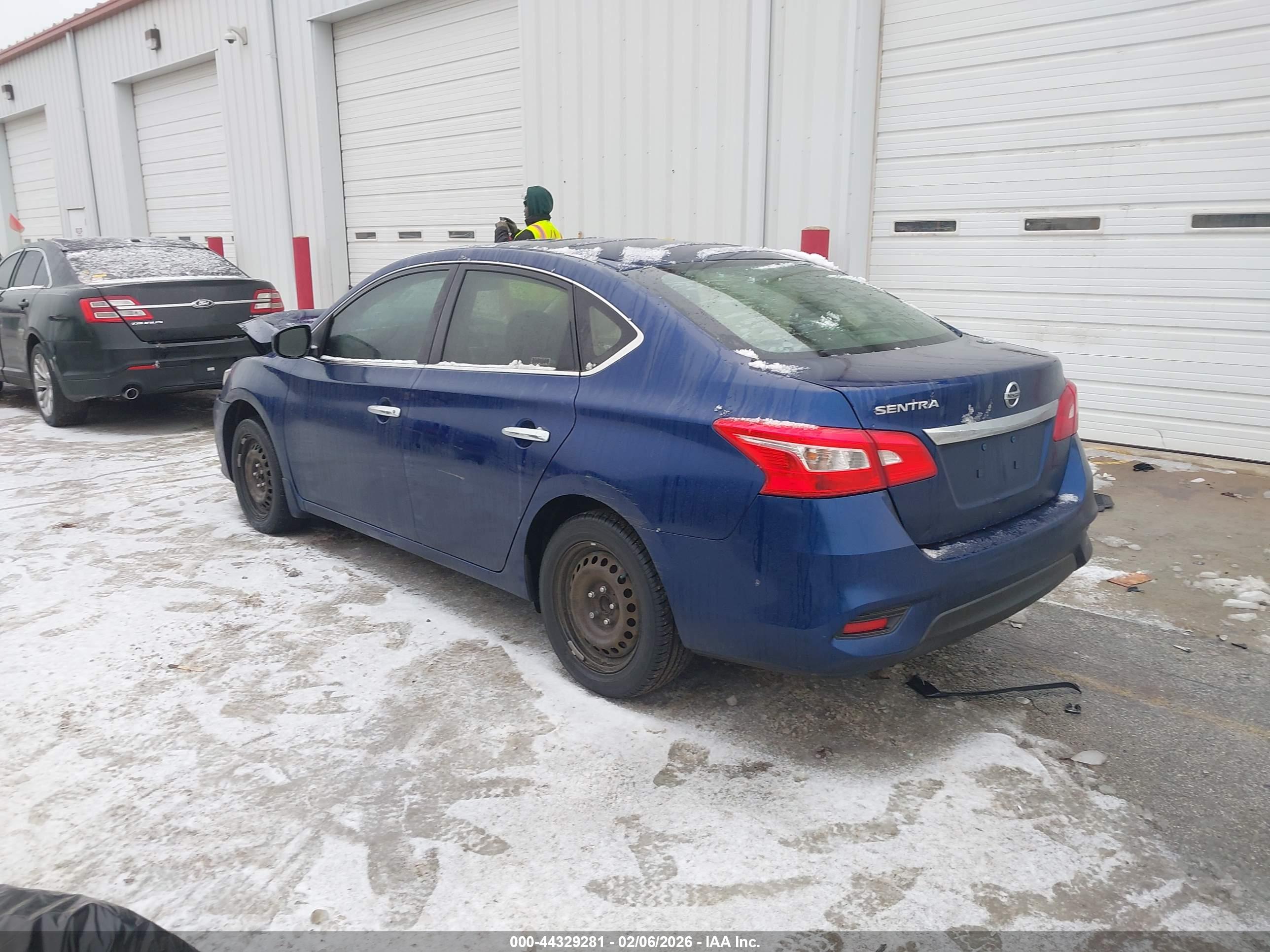 NISSAN SENTRA image 3