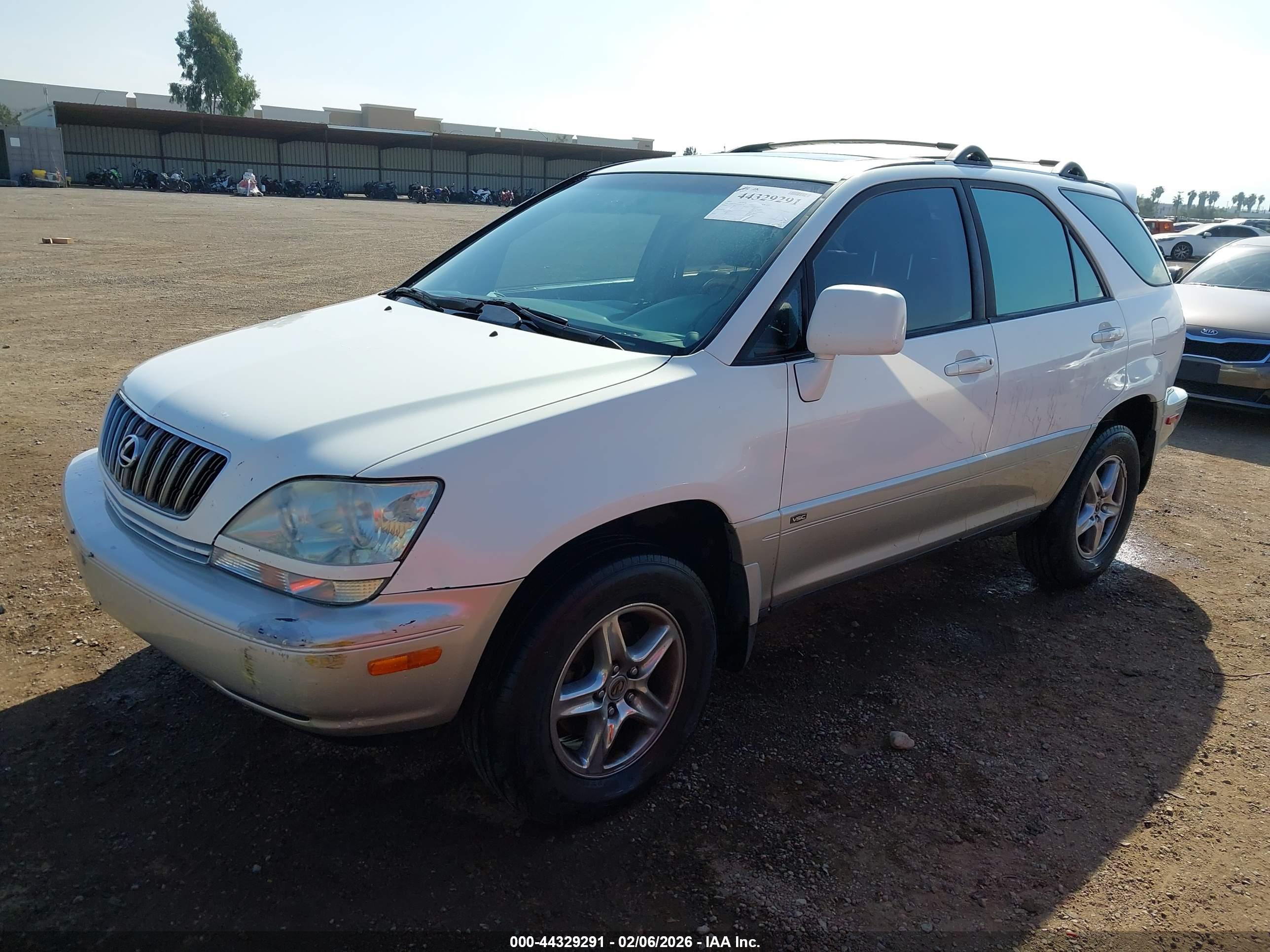 LEXUS RX image 2