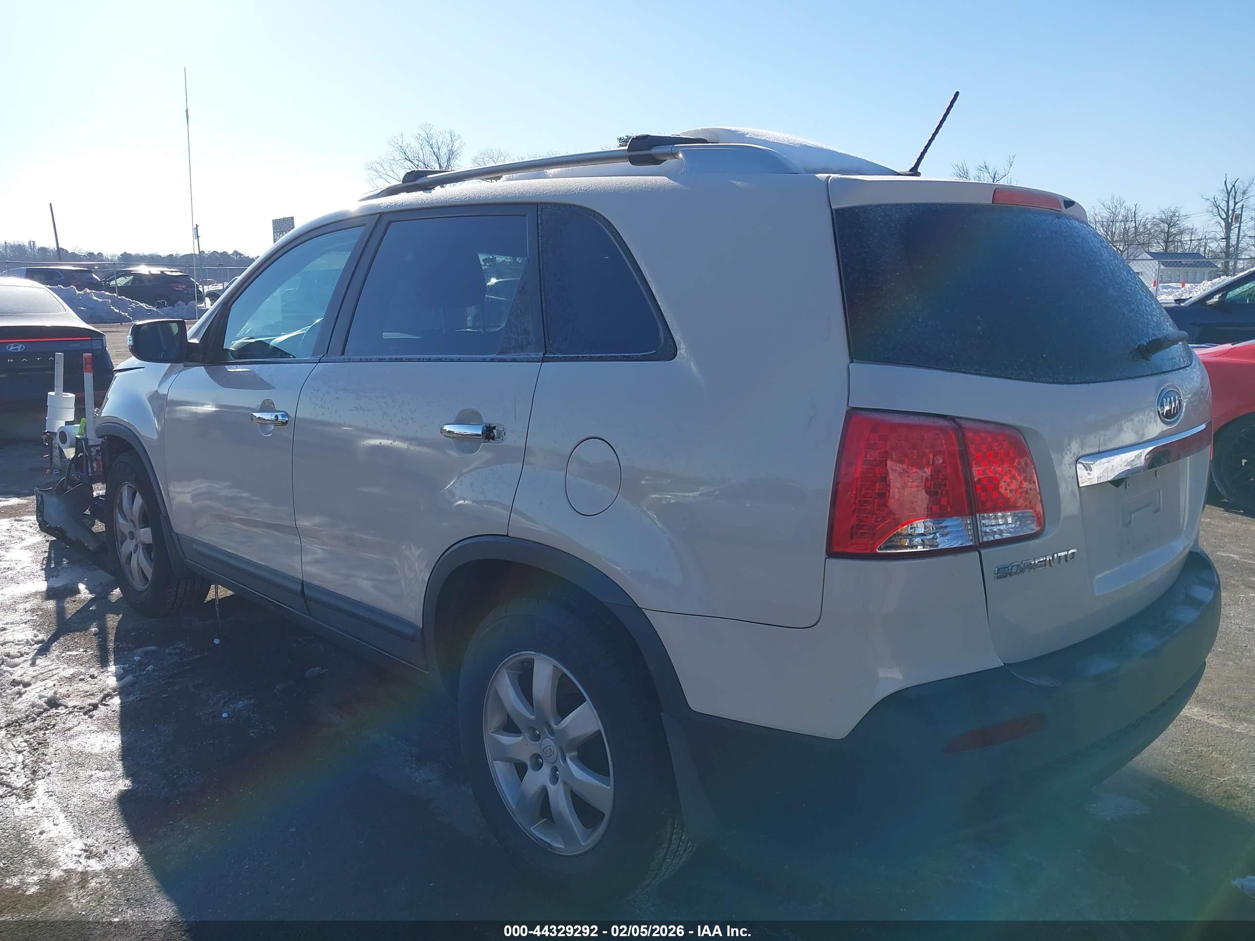 KIA SORENTO image 3