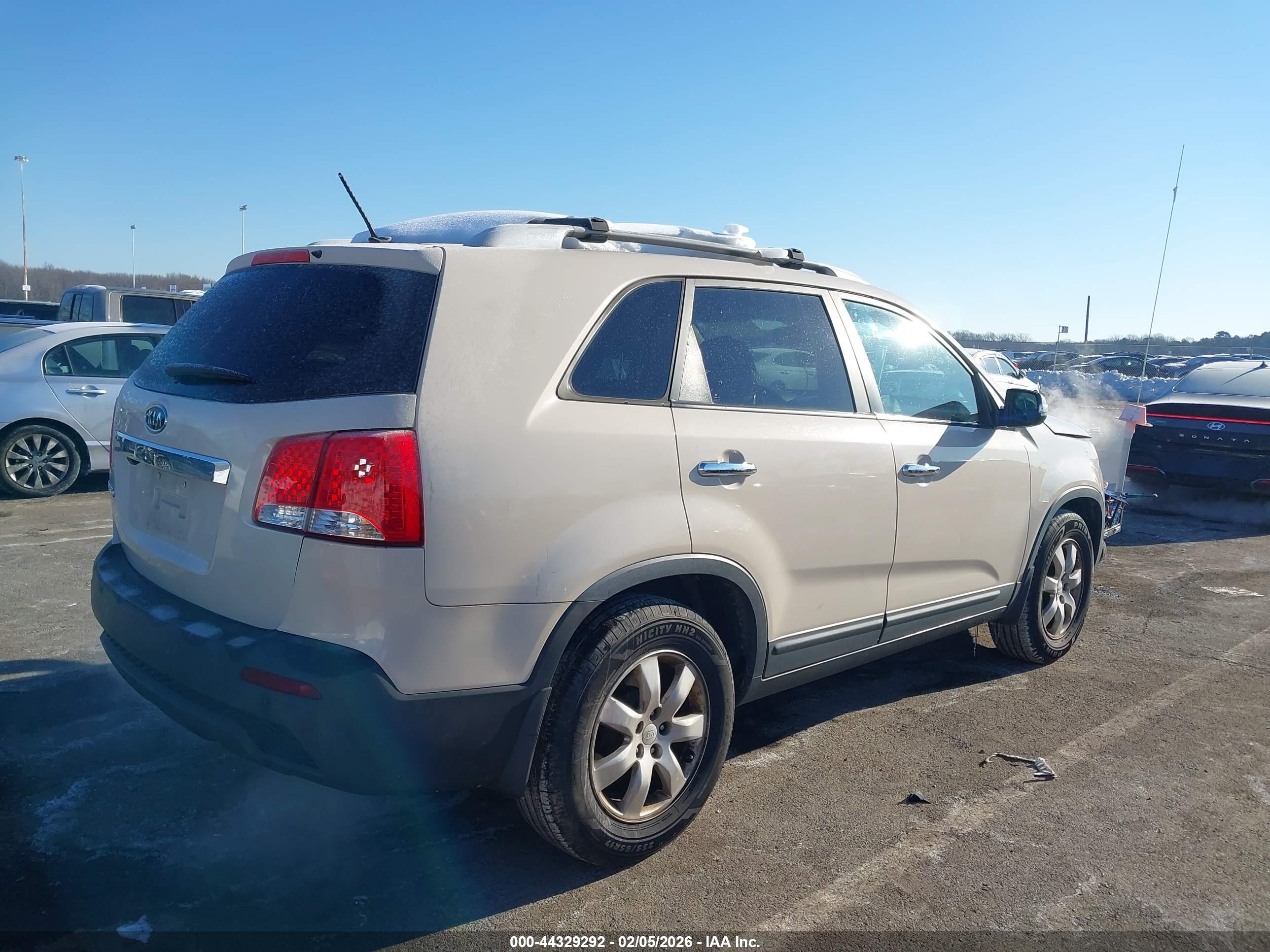 KIA SORENTO image 4