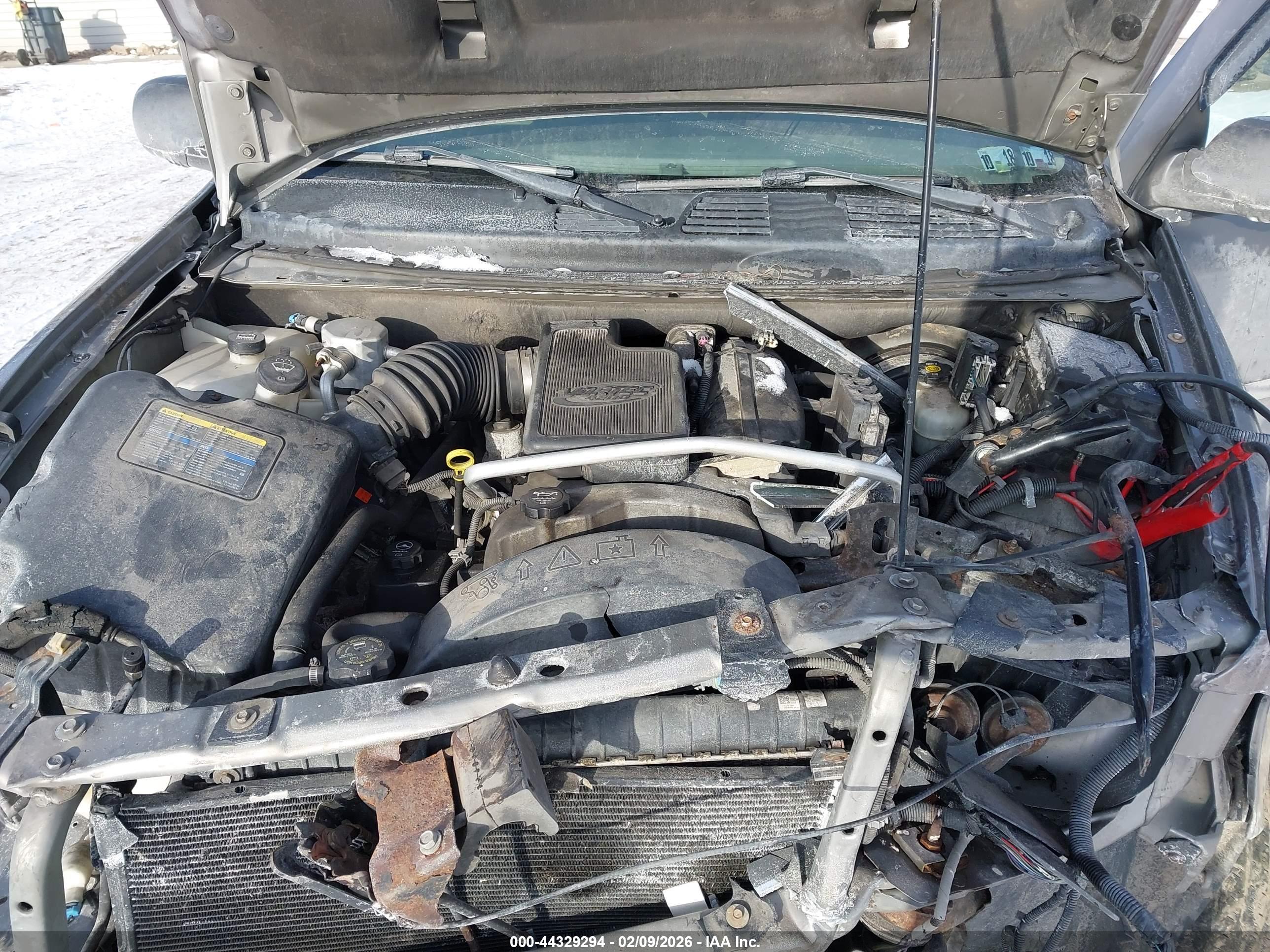GMC ENVOY image 10