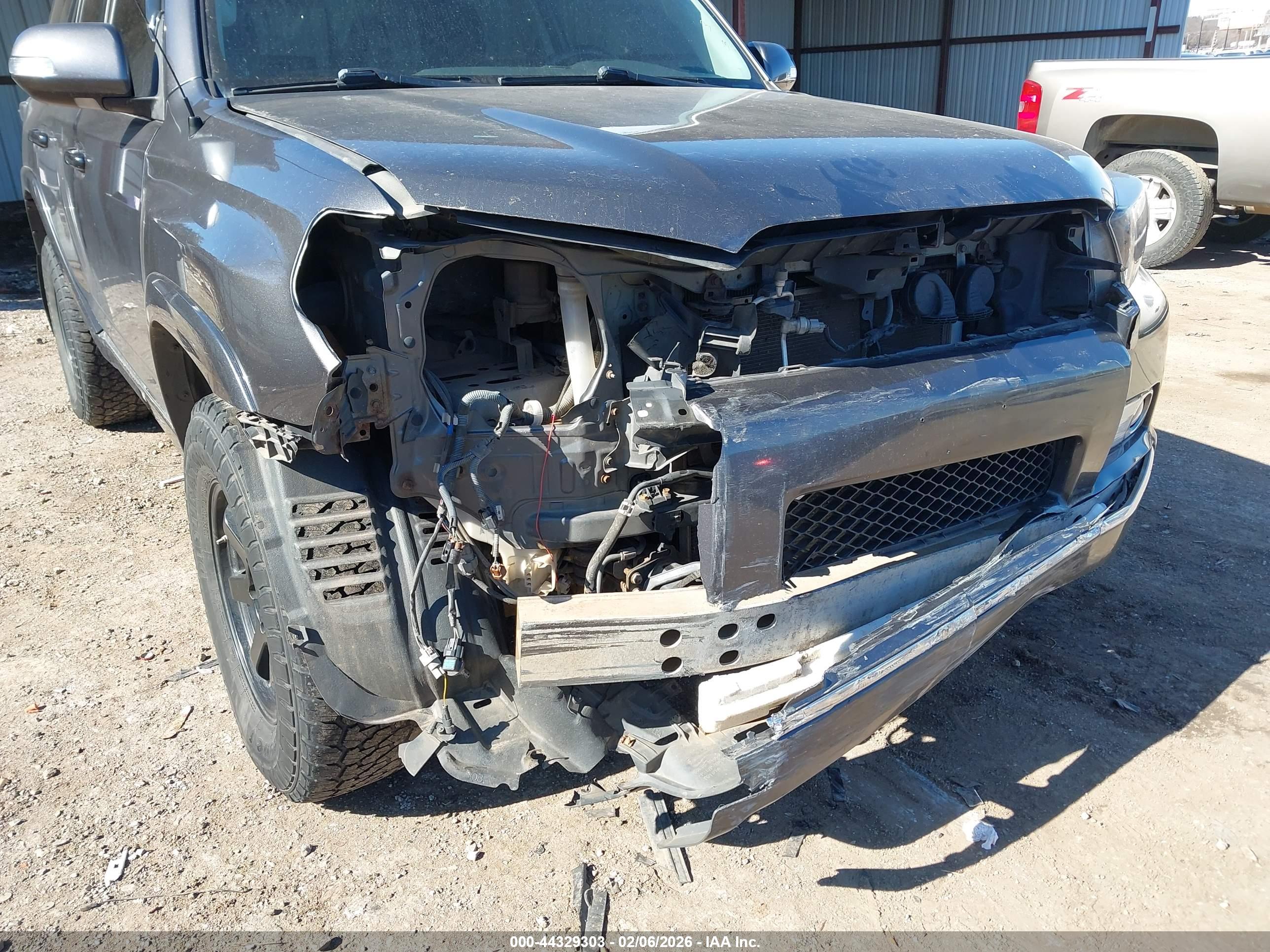 TOYOTA 4RUNNER image 6