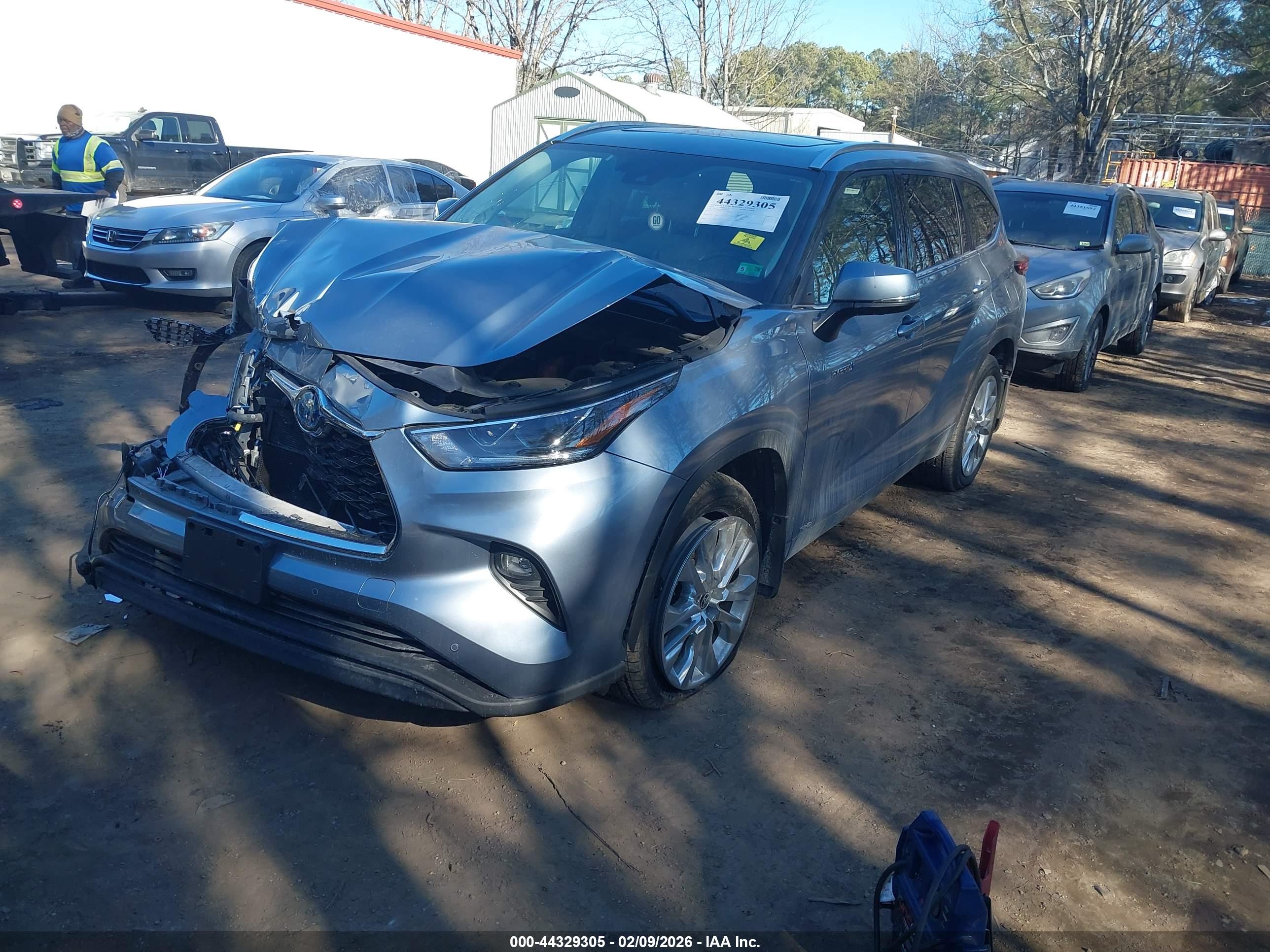 TOYOTA HIGHLANDER image 2