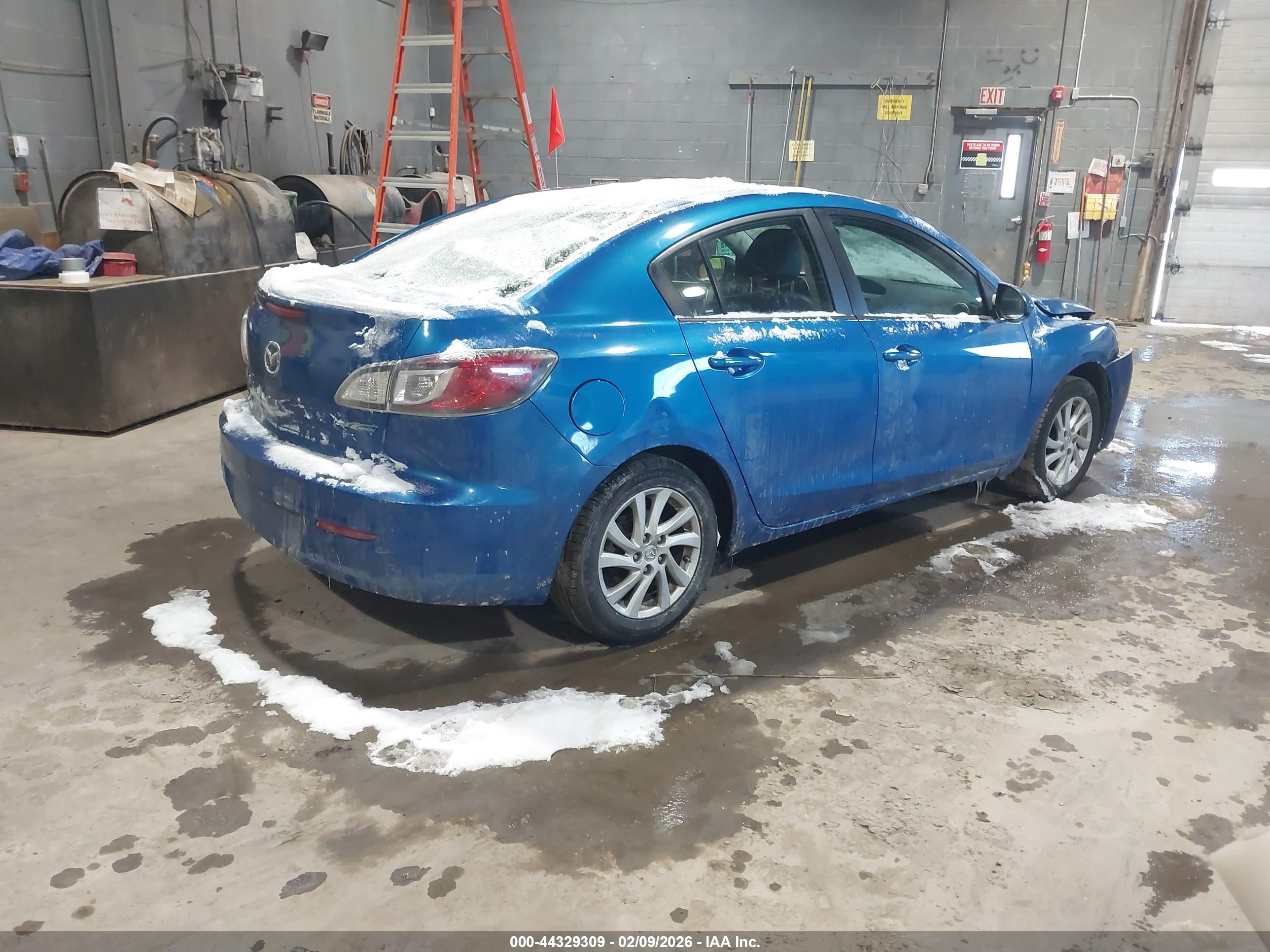 MAZDA MAZDA3 image 4